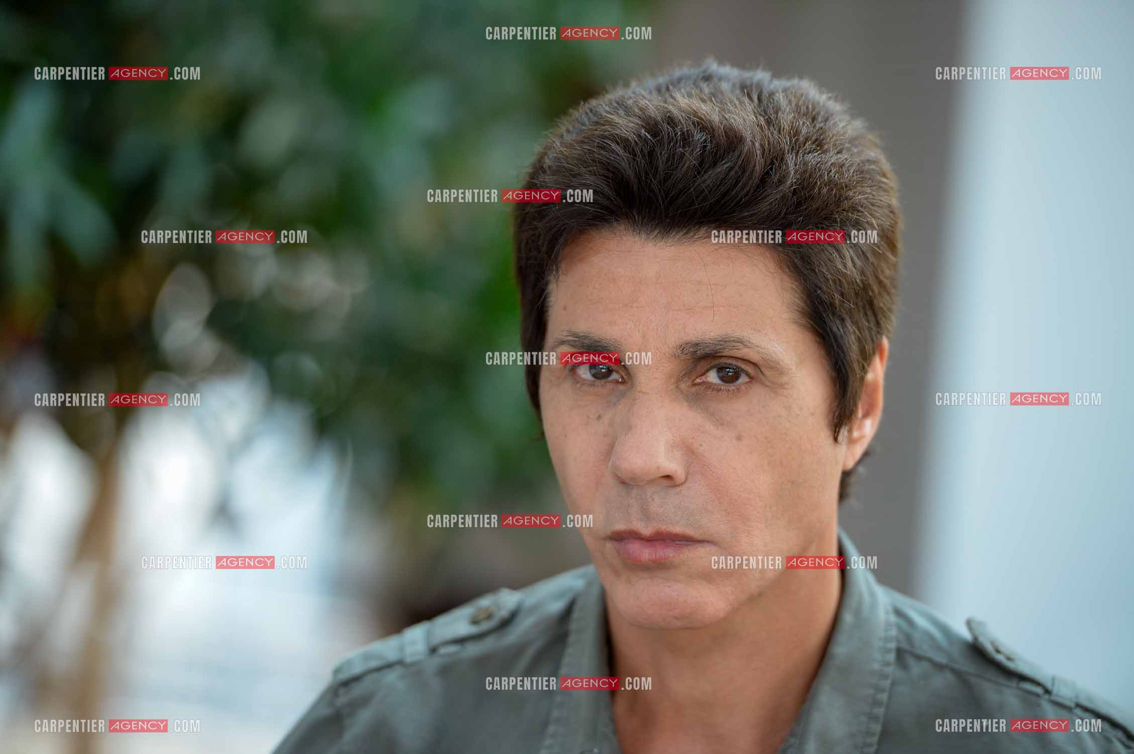 Rendez-vous privé pour un sujet presse chez le chanteur Jean-Luc Lahaye dans son duplex parisien.  ( Exclusif )