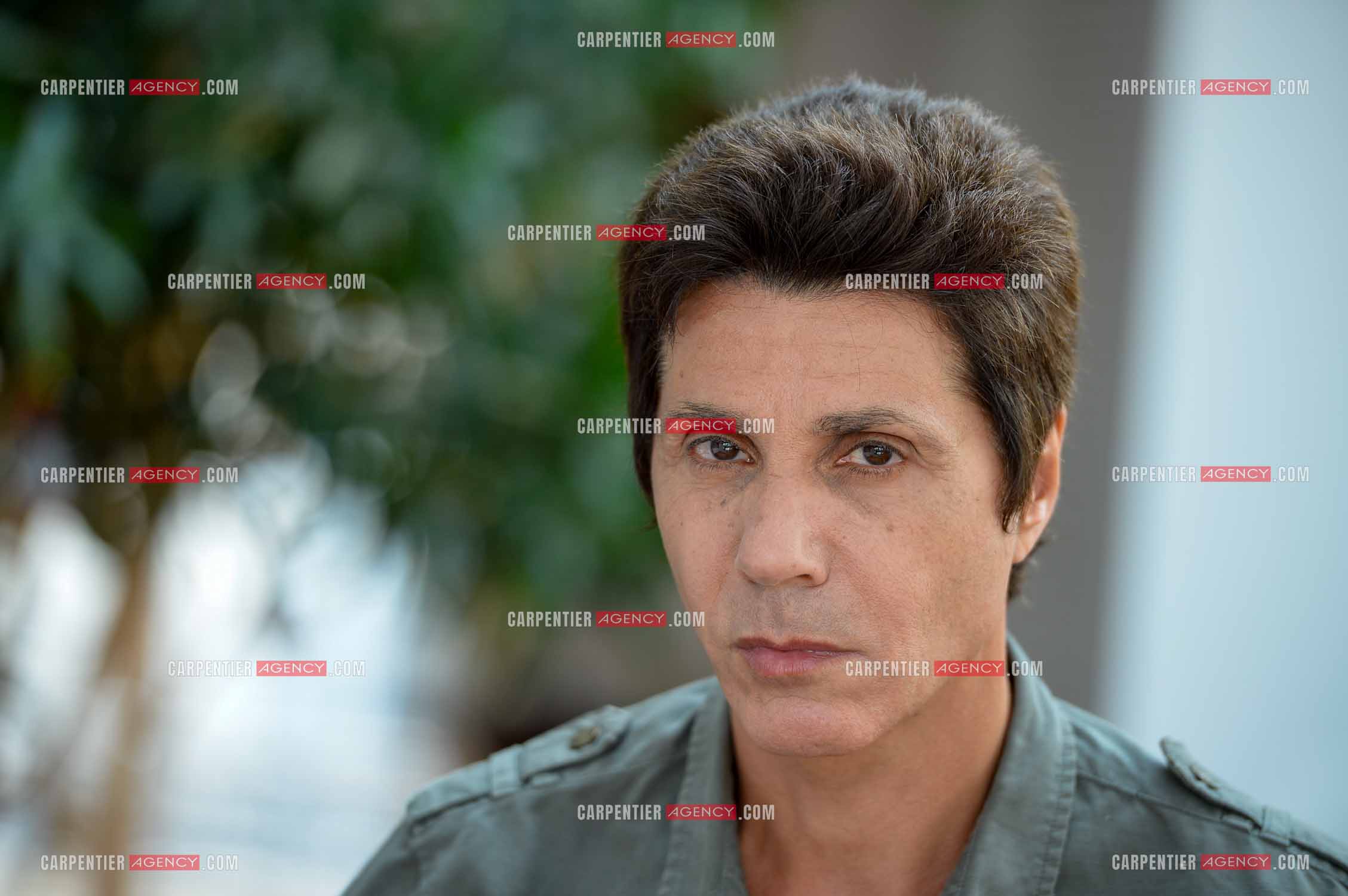 Rendez-vous privé pour un sujet presse chez le chanteur Jean-Luc Lahaye dans son duplex parisien.  ( Exclusif )