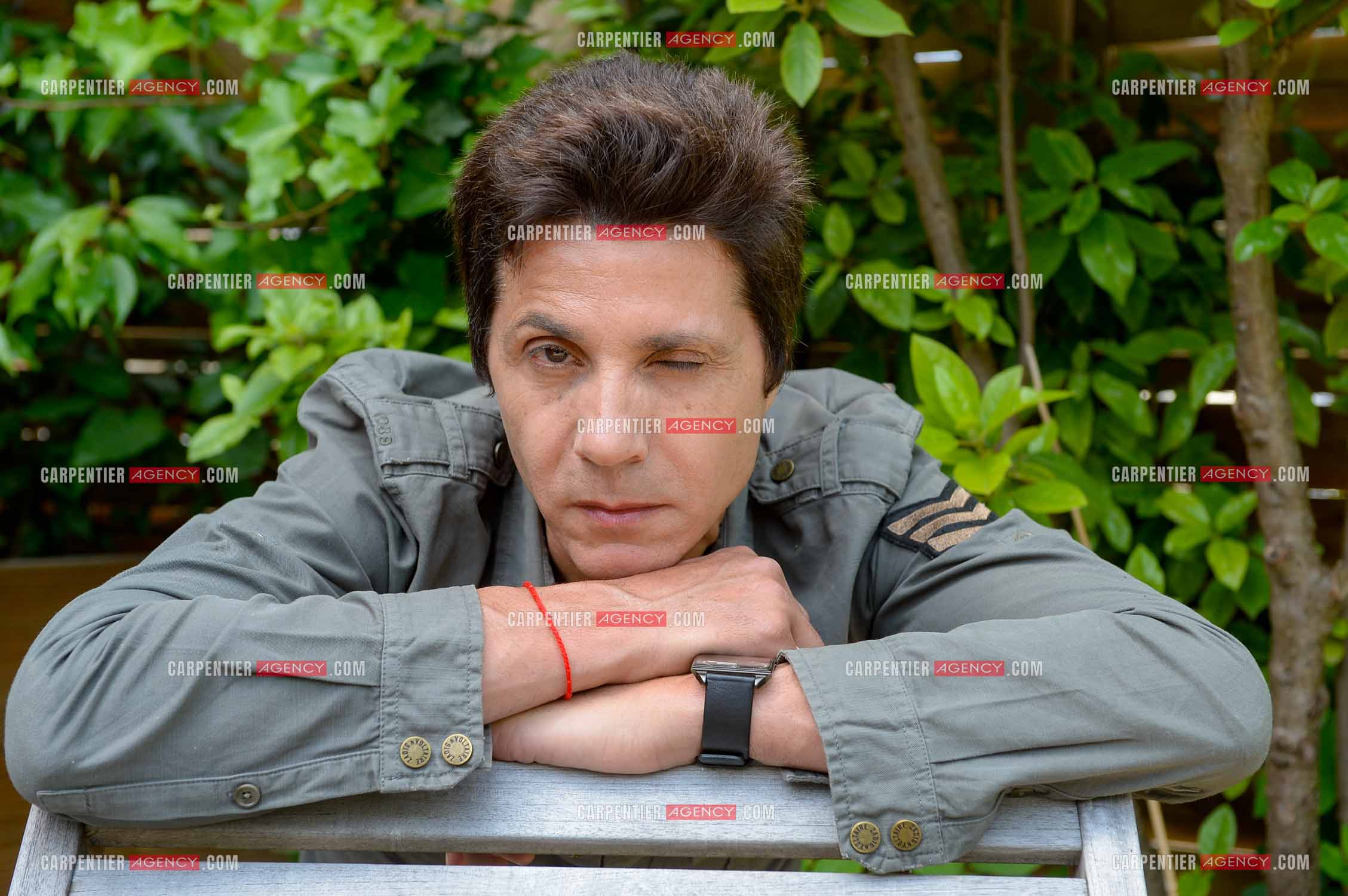 Rendez-vous privé pour un sujet presse chez le chanteur Jean-Luc Lahaye dans son duplex parisien.  ( Exclusif )