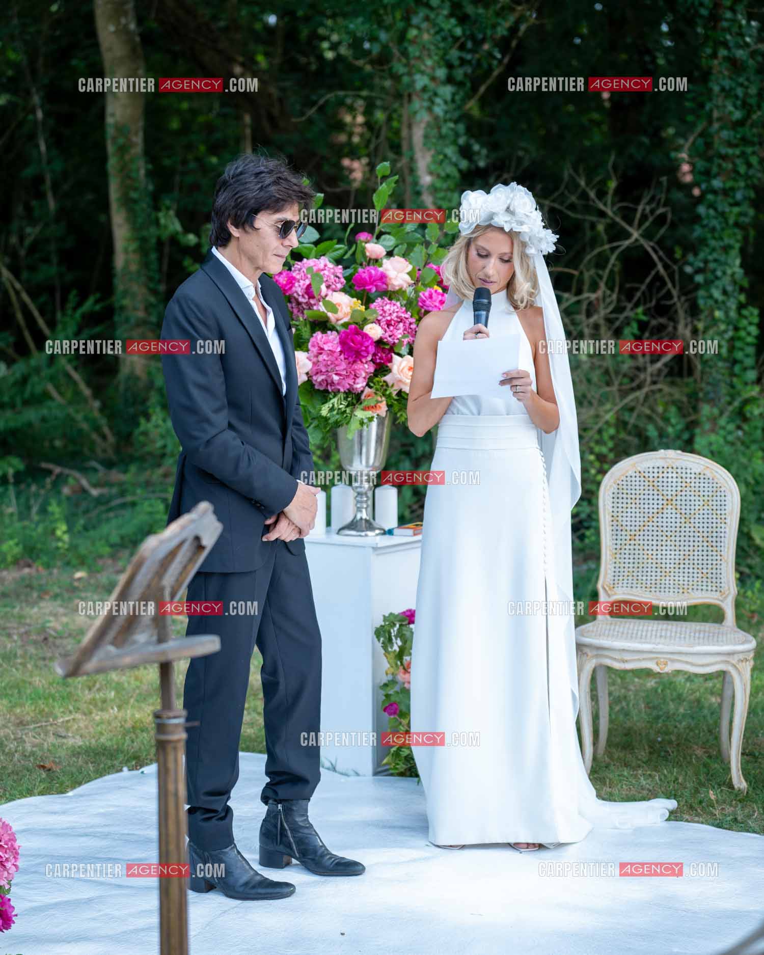 Mariage entre Jean-Luc Lahaye et Paola Aubin à la mairie du 18 èm arrondissement de Paris, et la cérémonie religieuse au château de Janvry.  ( Exclusif )
