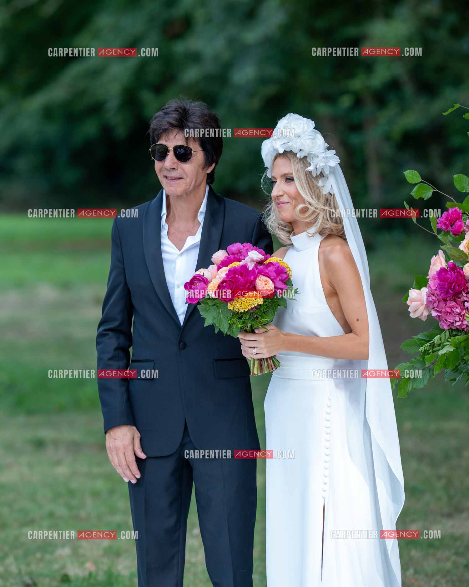 Mariage entre Jean-Luc Lahaye et Paola Aubin à la mairie du 18 èm arrondissement de Paris, et la cérémonie religieuse au château de Janvry.  ( Exclusif )