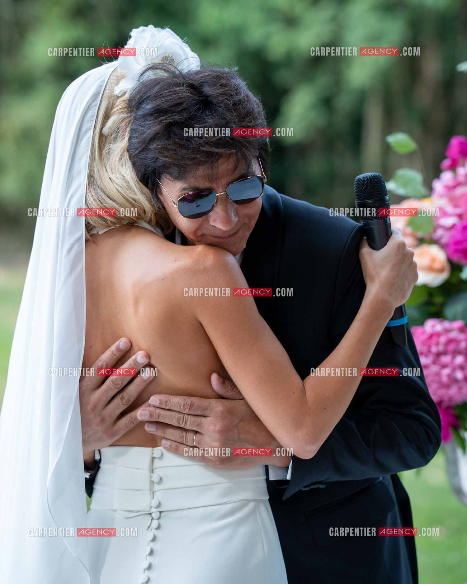 Mariage entre Jean-Luc Lahaye et Paola Aubin à la mairie du 18 èm arrondissement de Paris, et la cérémonie religieuse au château de Janvry.  ( Exclusif )