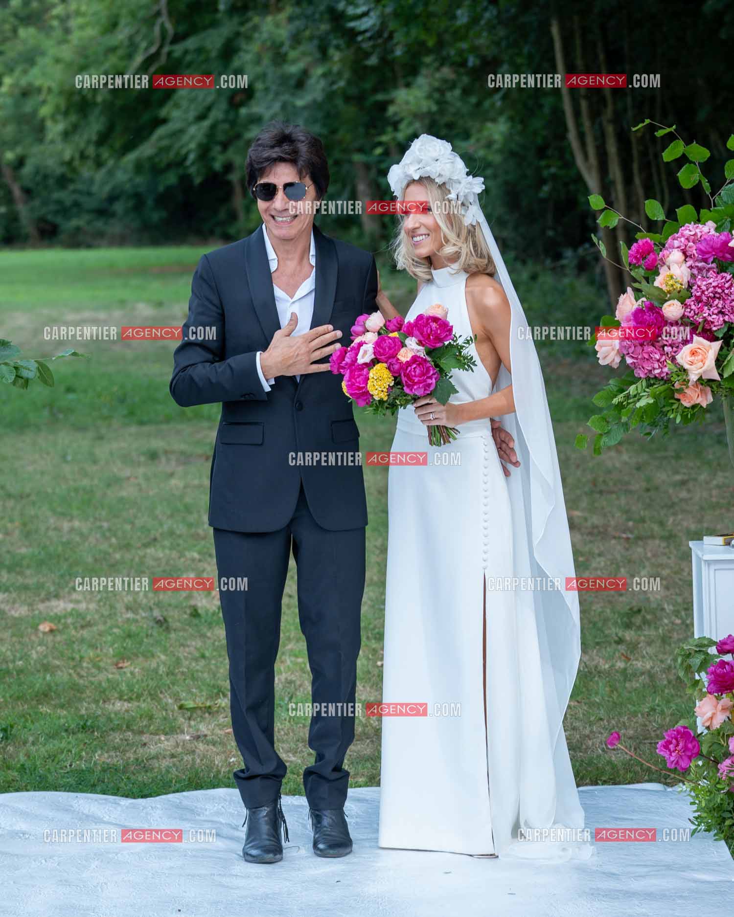 Mariage entre Jean-Luc Lahaye et Paola Aubin à la mairie du 18 èm arrondissement de Paris, et la cérémonie religieuse au château de Janvry.  ( Exclusif )