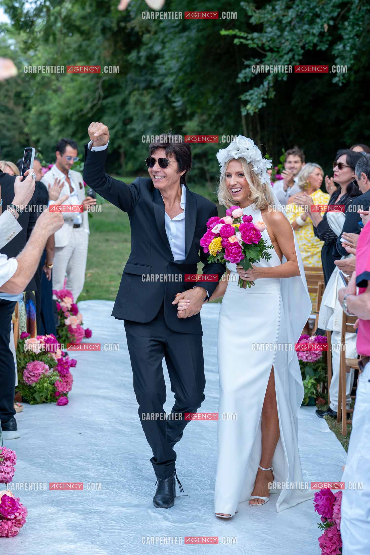 Mariage entre Jean-Luc Lahaye et Paola Aubin à la mairie du 18 èm arrondissement de Paris, et la cérémonie religieuse au château de Janvry.  ( Exclusif )