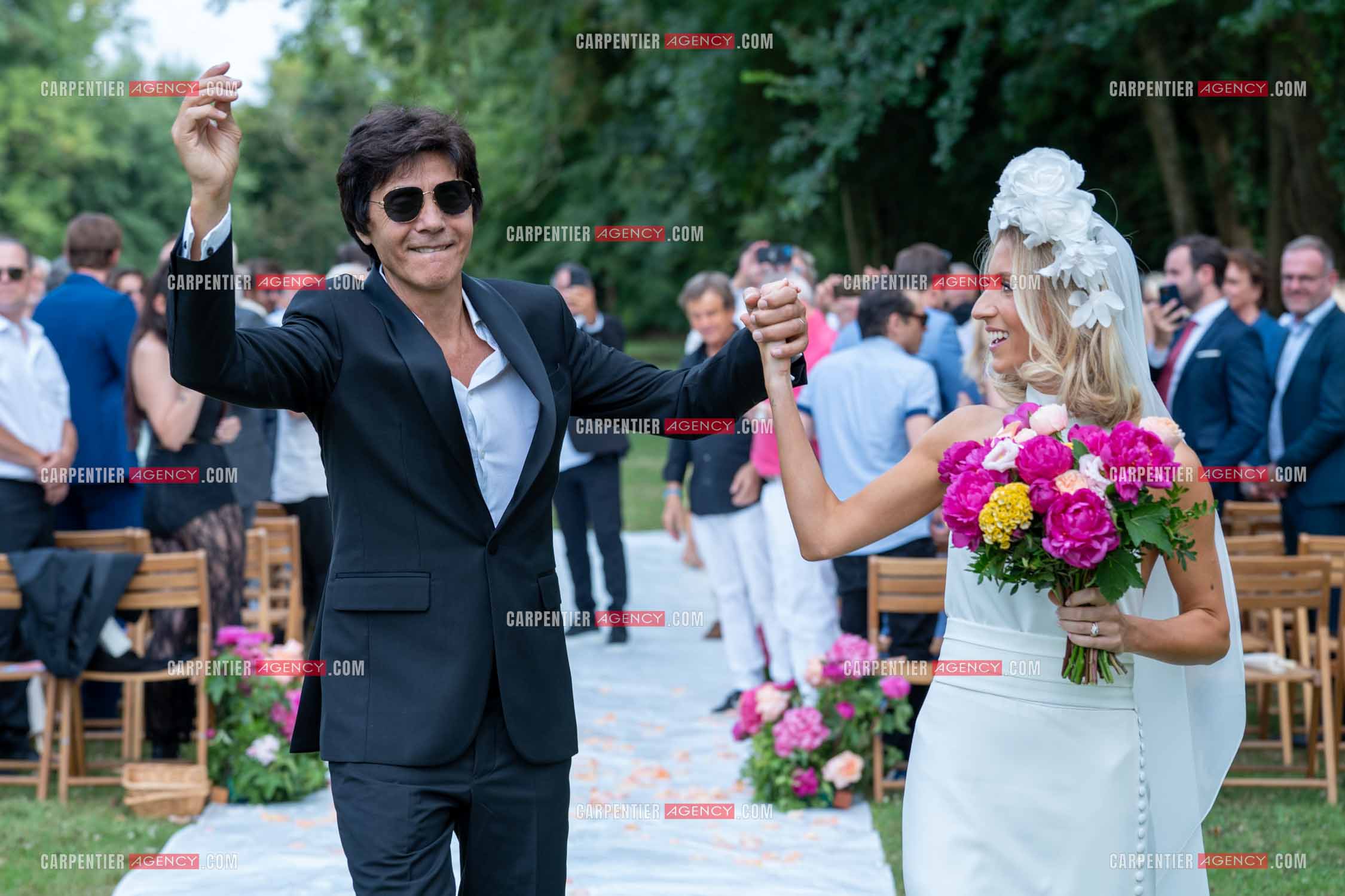 Mariage entre Jean-Luc Lahaye et Paola Aubin à la mairie du 18 èm arrondissement de Paris, et la cérémonie religieuse au château de Janvry.  ( Exclusif )