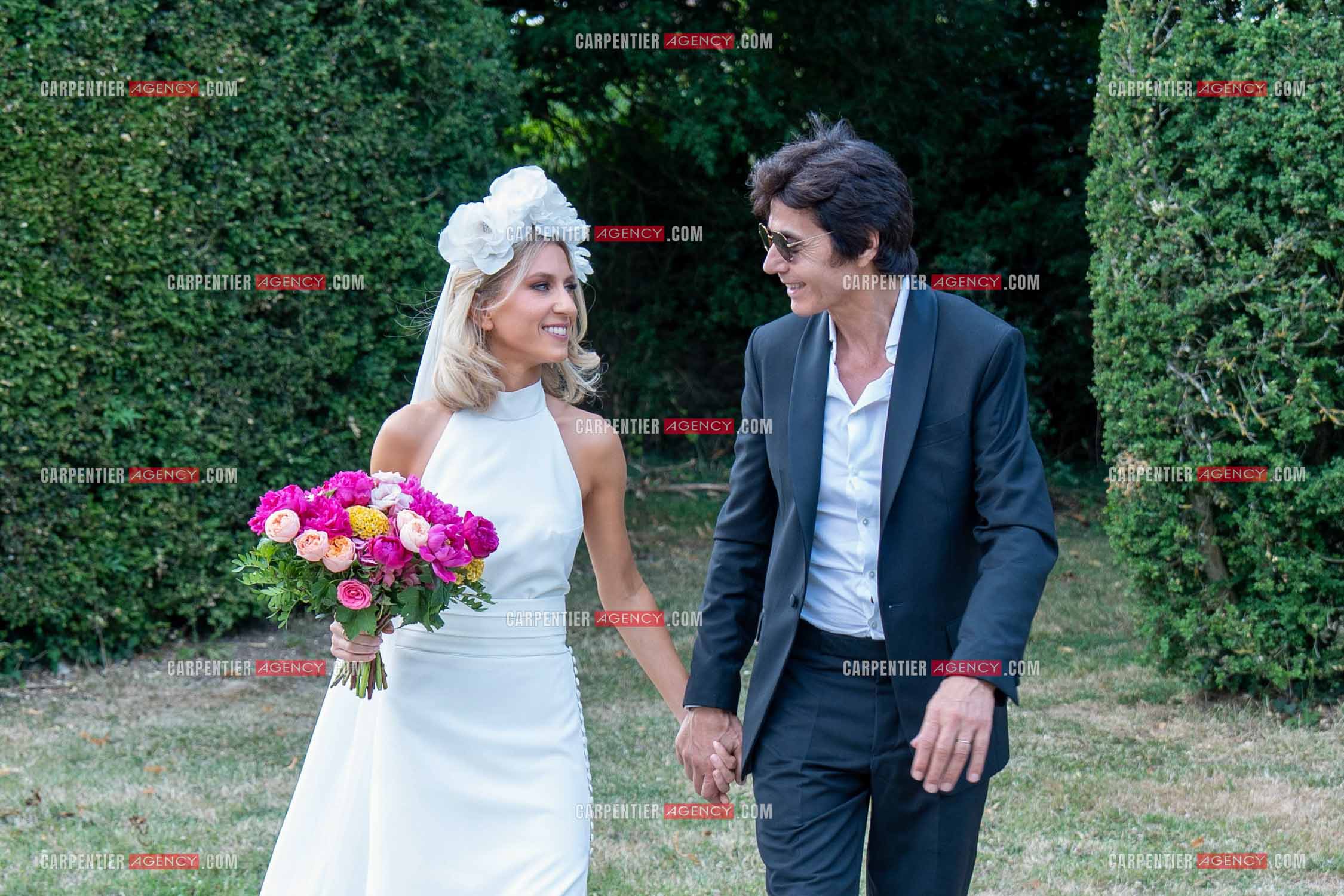 Mariage entre Jean-Luc Lahaye et Paola Aubin à la mairie du 18 èm arrondissement de Paris, et la cérémonie religieuse au château de Janvry.  ( Exclusif )