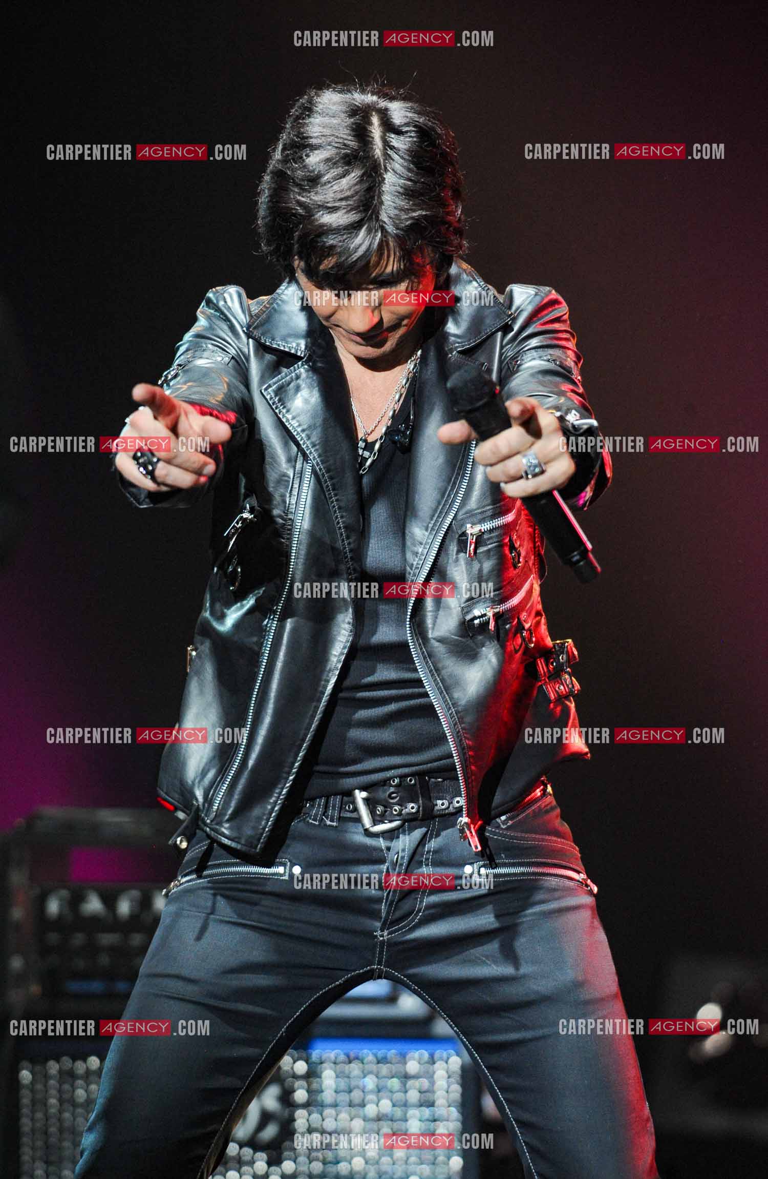 Le chanteur Jean-Luc Lahaye en concert au Bataclan.  ( Exclusif )