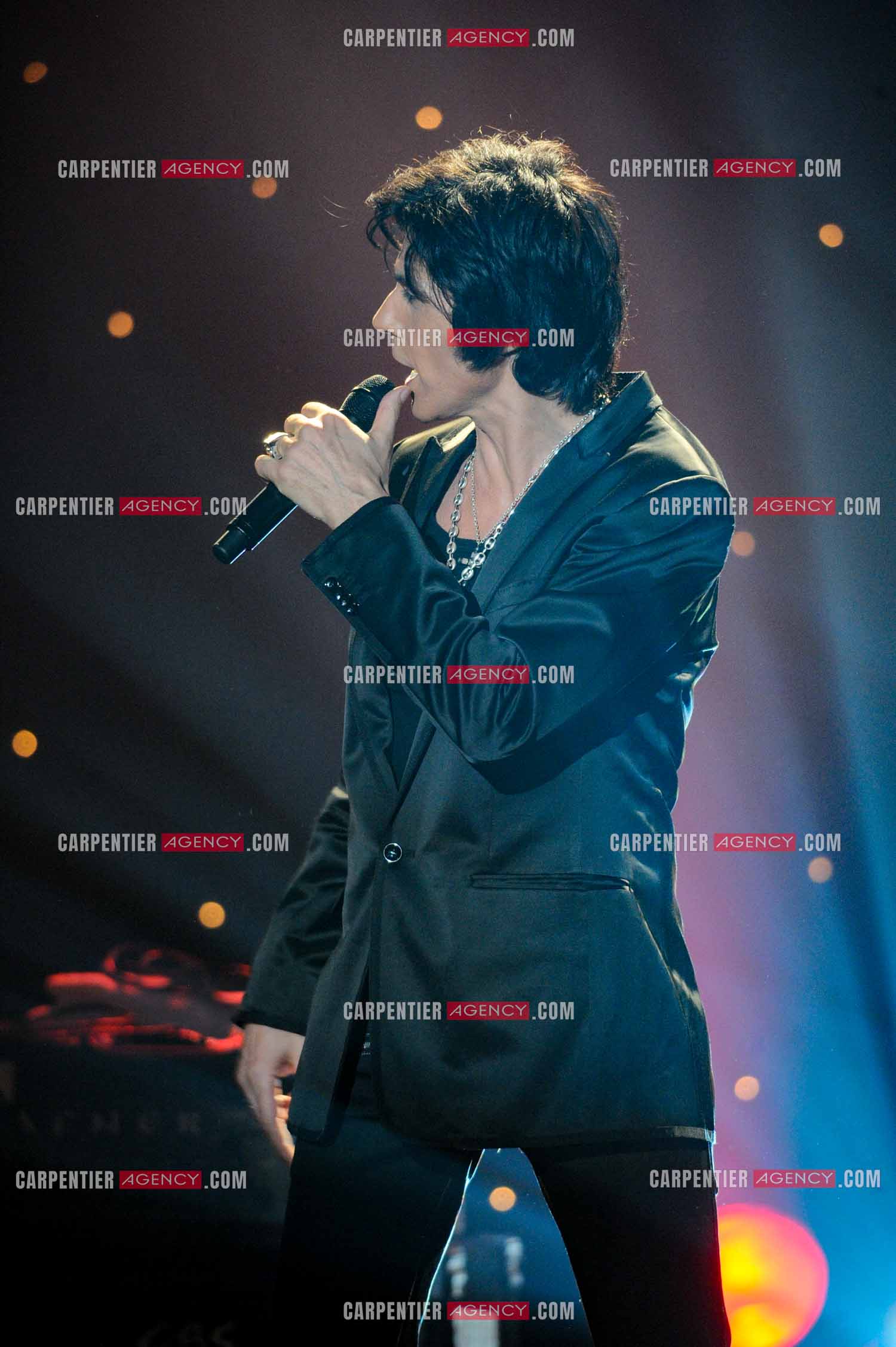 Le chanteur Jean-Luc Lahaye en concert au Bataclan.  ( Exclusif )