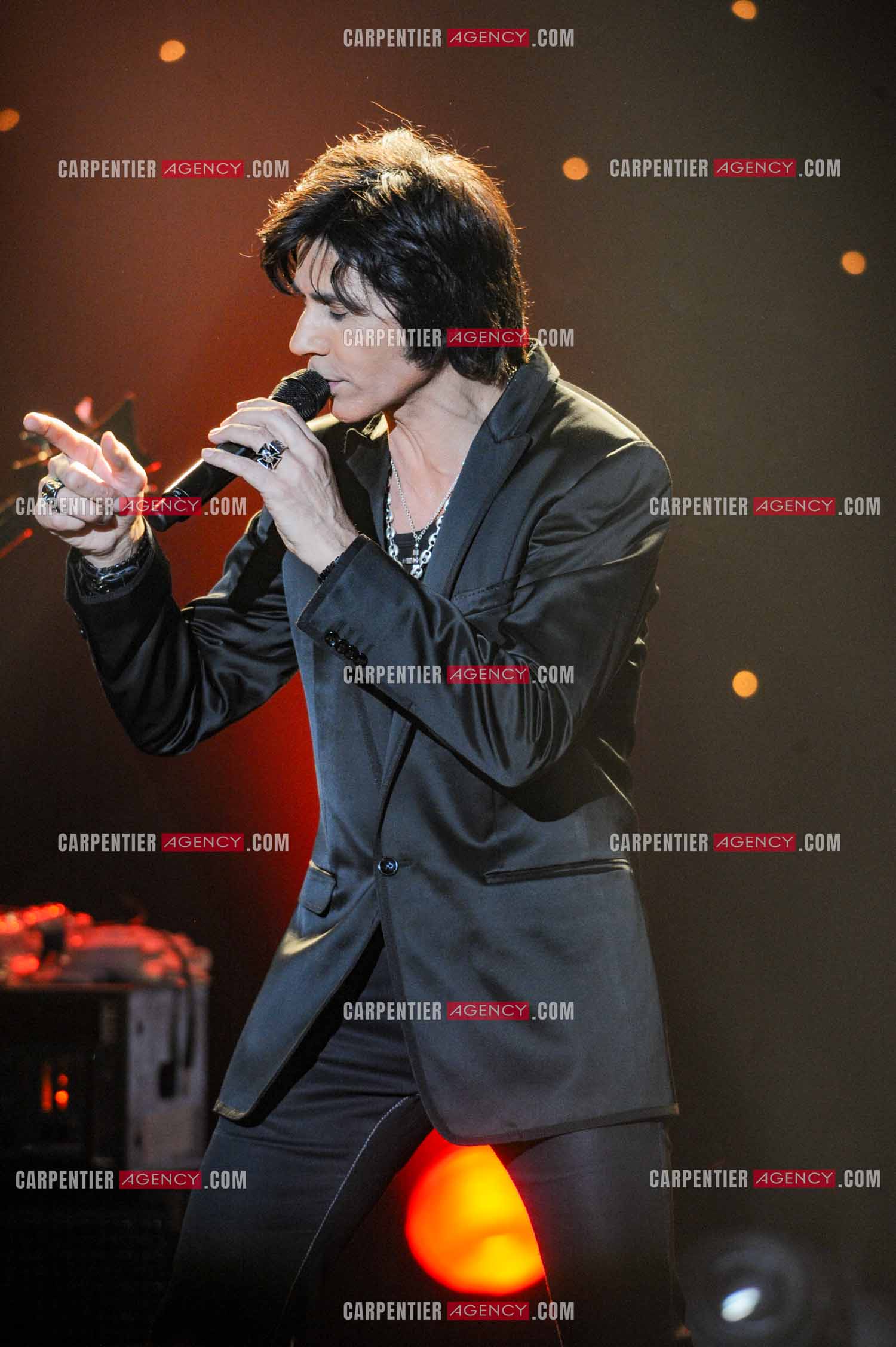 Le chanteur Jean-Luc Lahaye en concert au Bataclan.  ( Exclusif )