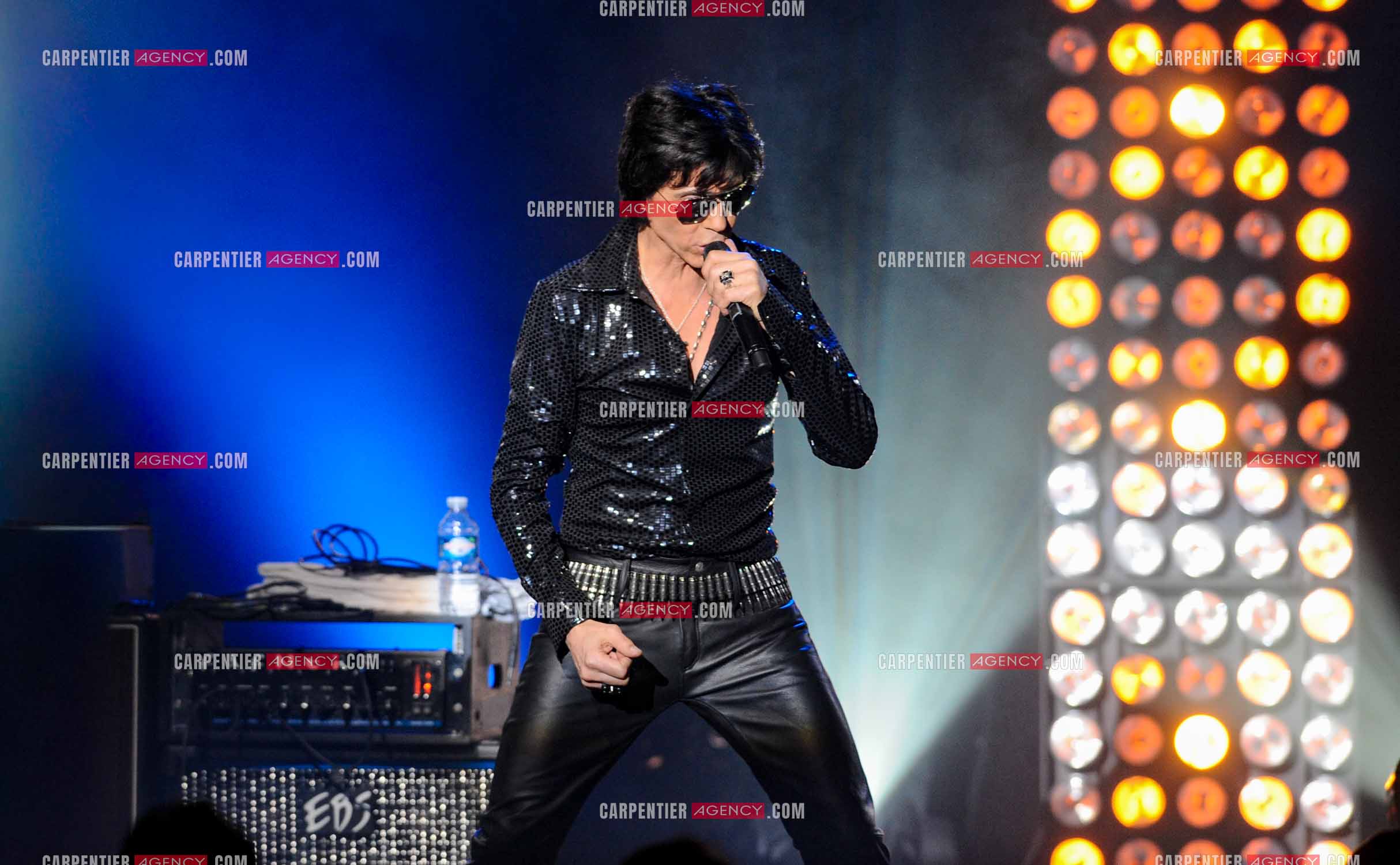 Le chanteur Jean-Luc Lahaye en concert au Bataclan.  ( Exclusif )