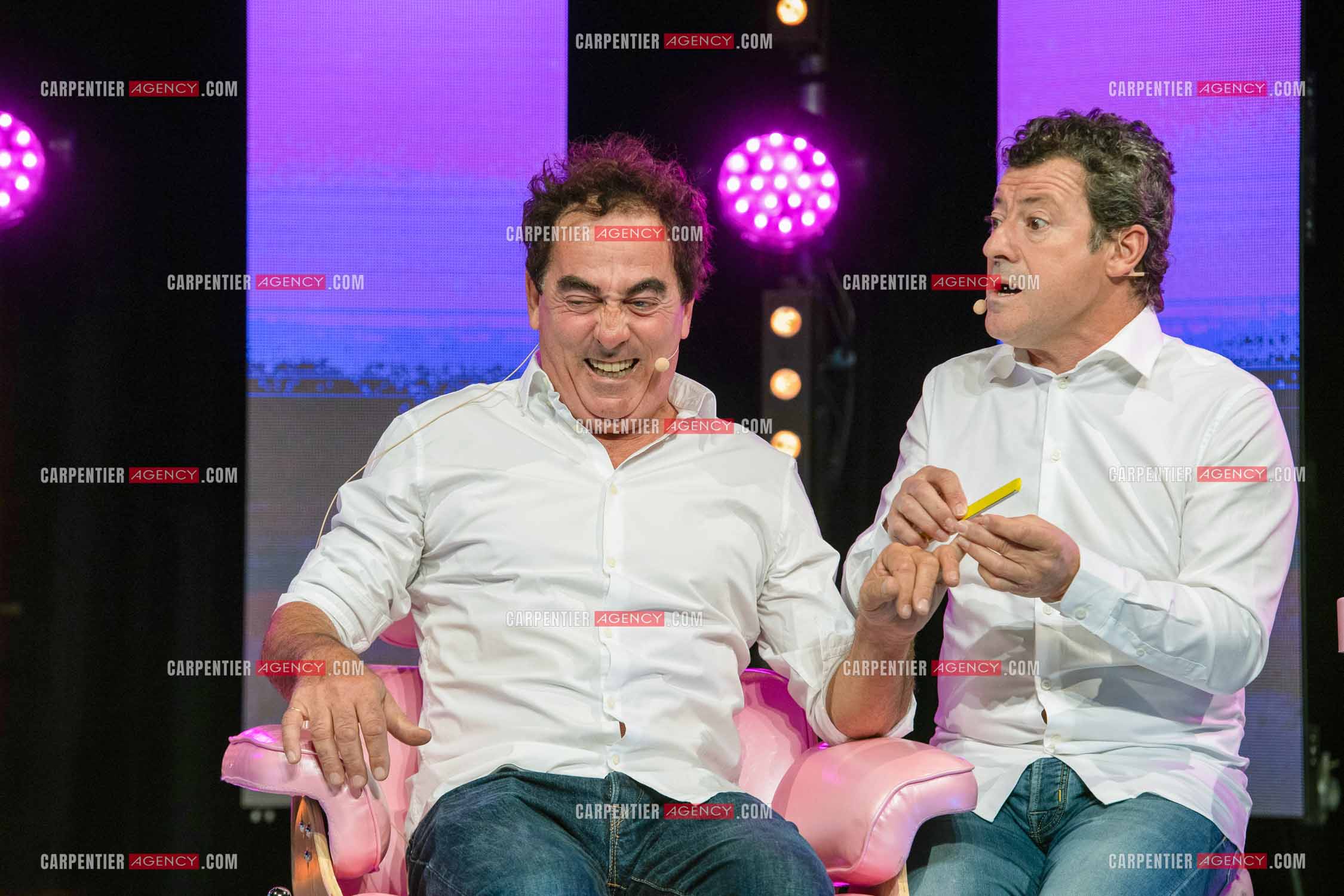 Eric Carrière et Francis Ginibré les deux humoristes Français formant le duo “Les Chevaliers Du Fiel“ au théâtre de Paris à Avignon.    ( Exclusif )