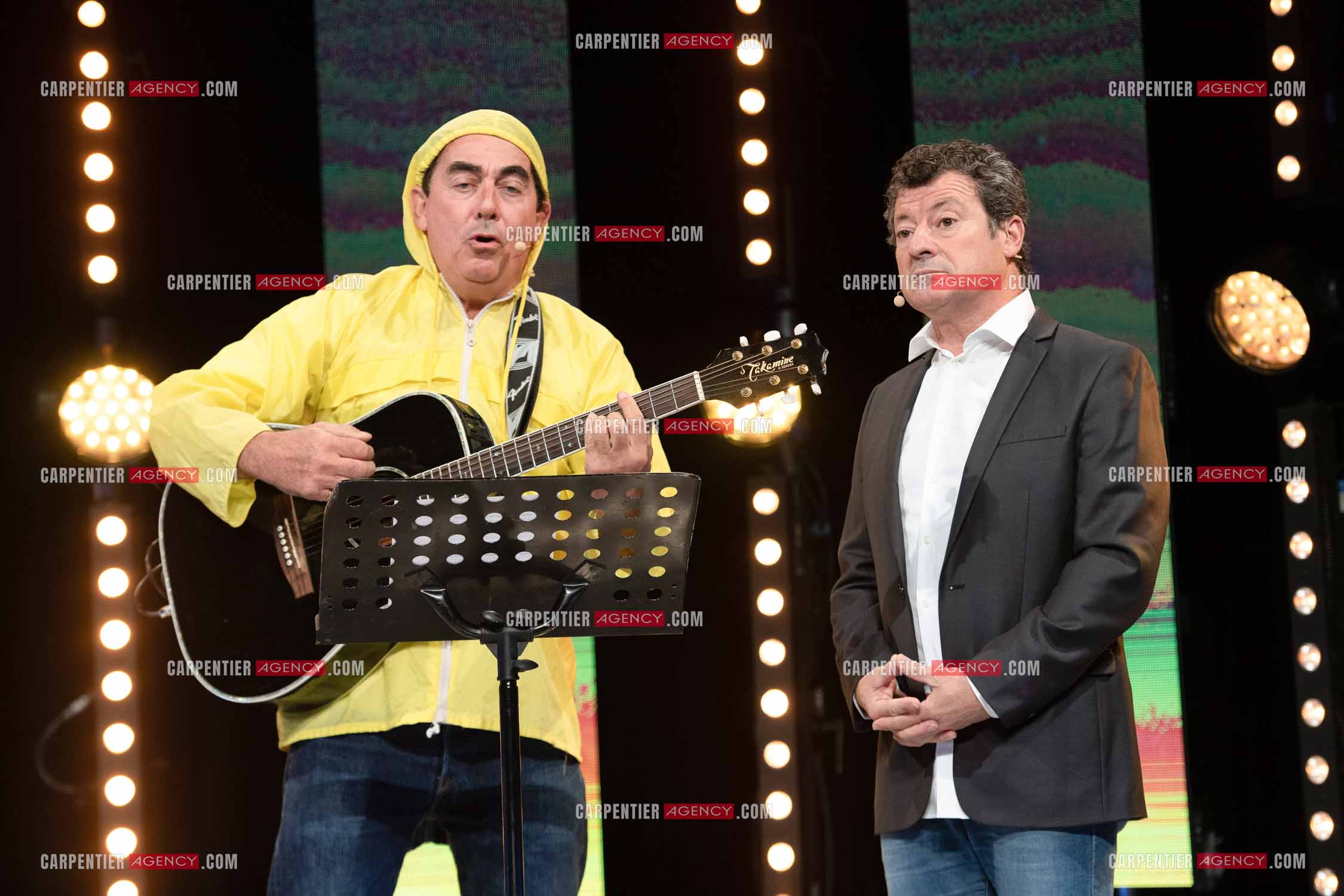 Eric Carrière et Francis Ginibré les deux humoristes Français formant le duo “Les Chevaliers Du Fiel“ au théâtre de Paris à Avignon.    ( Exclusif )