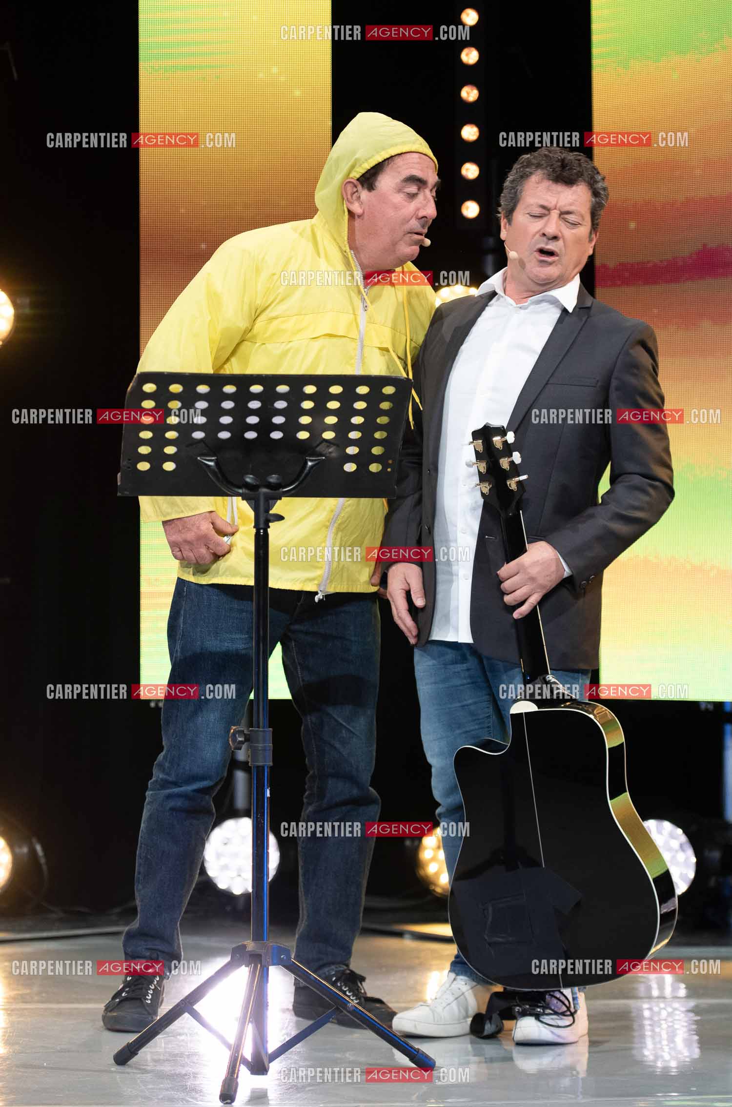 Eric Carrière et Francis Ginibré les deux humoristes Français formant le duo “Les Chevaliers Du Fiel“ au théâtre de Paris à Avignon.    ( Exclusif )