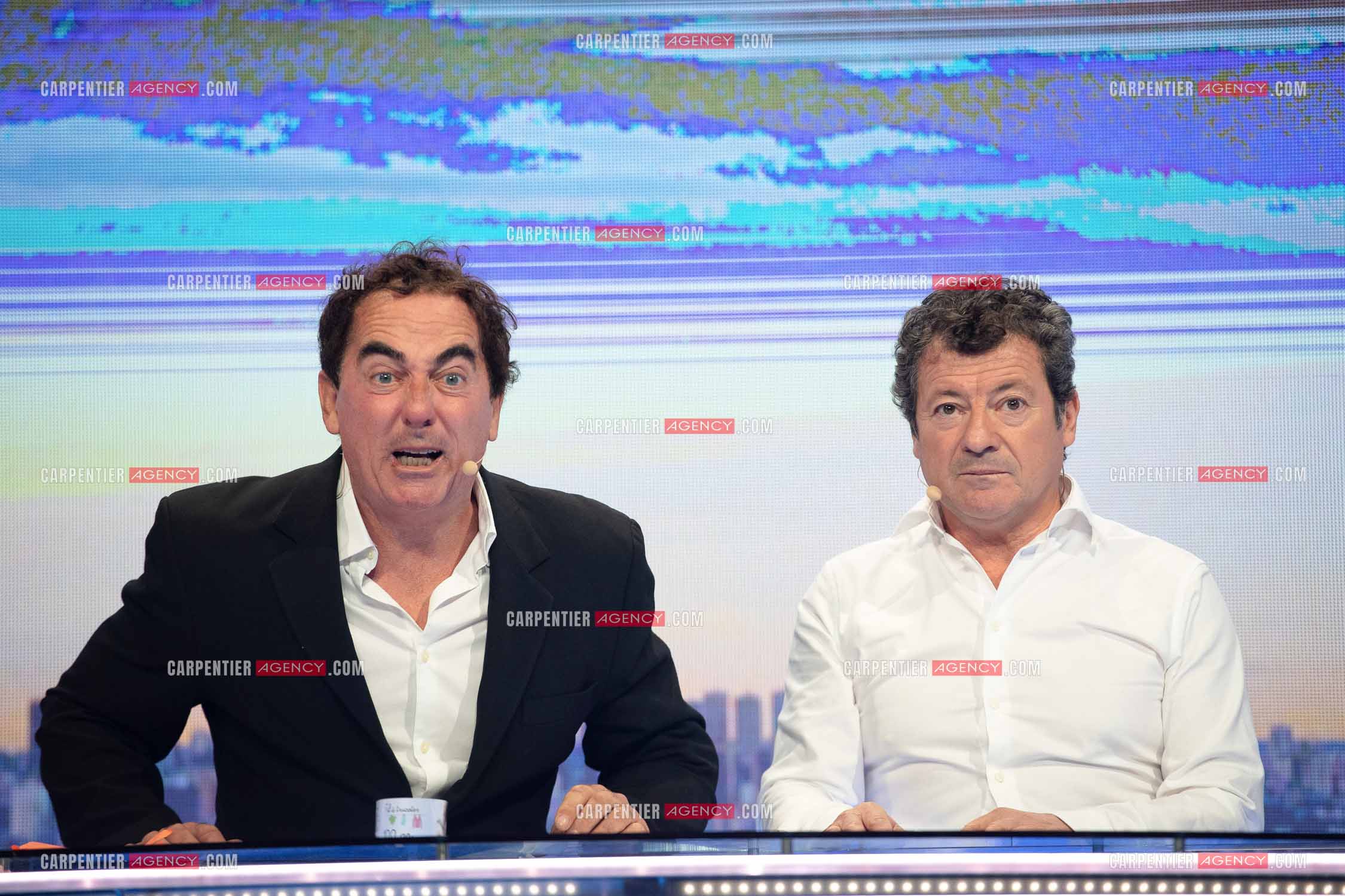 Eric Carrière et Francis Ginibré les deux humoristes Français formant le duo “Les Chevaliers Du Fiel“ au théâtre de Paris à Avignon.    ( Exclusif )