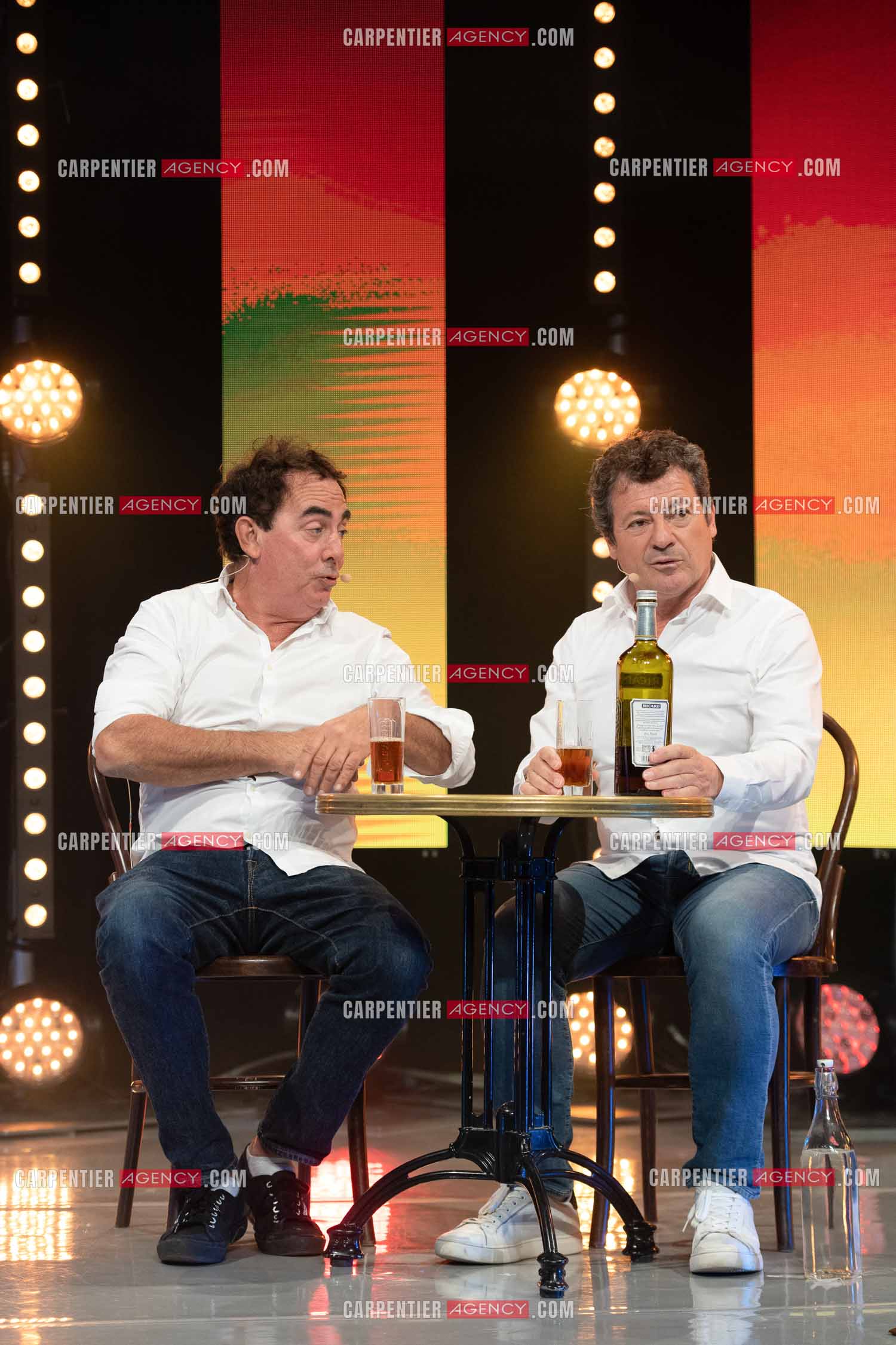 Eric Carrière et Francis Ginibré les deux humoristes Français formant le duo “Les Chevaliers Du Fiel“ au théâtre de Paris à Avignon.    ( Exclusif )