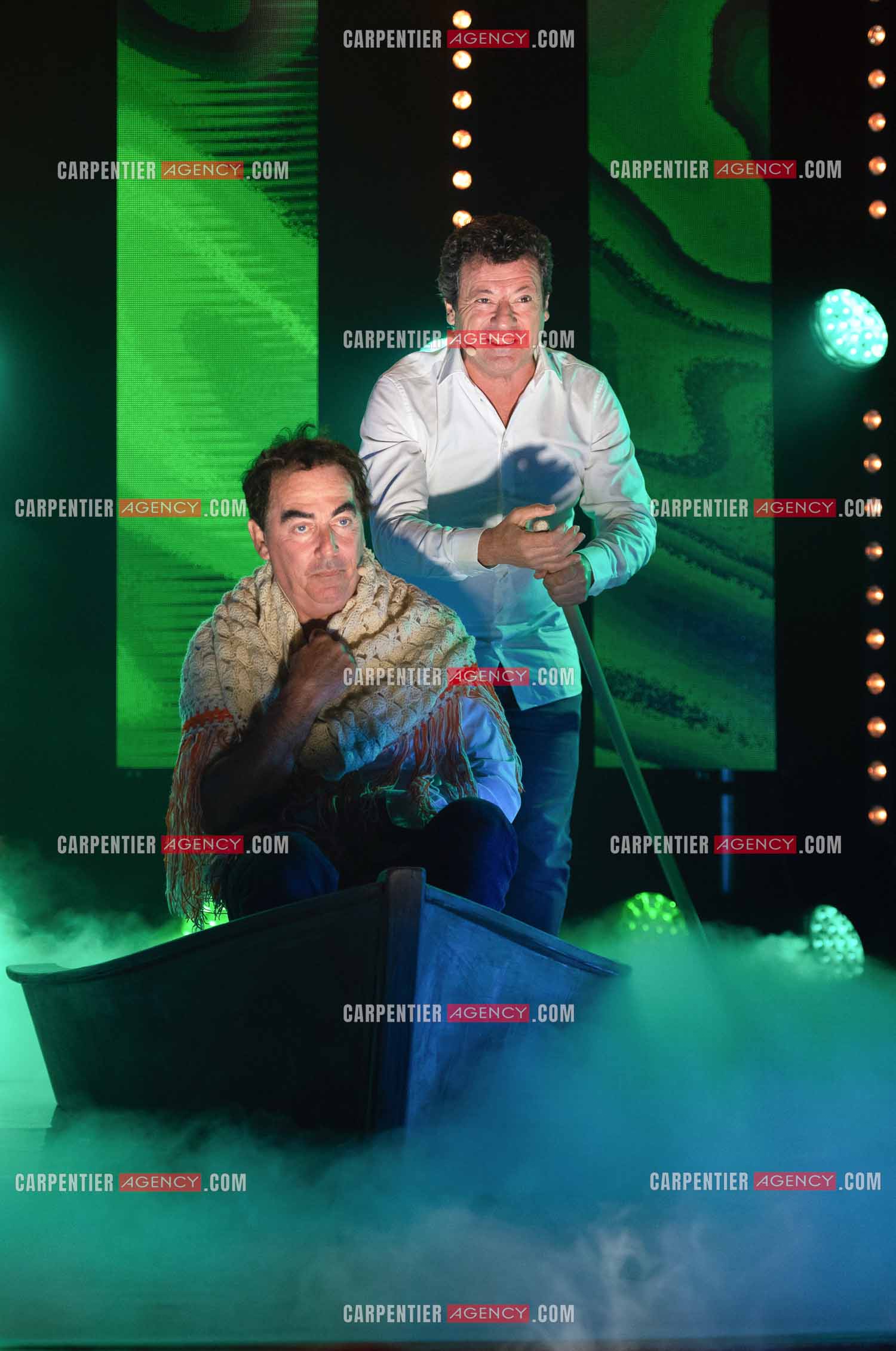 Eric Carrière et Francis Ginibré les deux humoristes Français formant le duo “Les Chevaliers Du Fiel“ au théâtre de Paris à Avignon.    ( Exclusif )