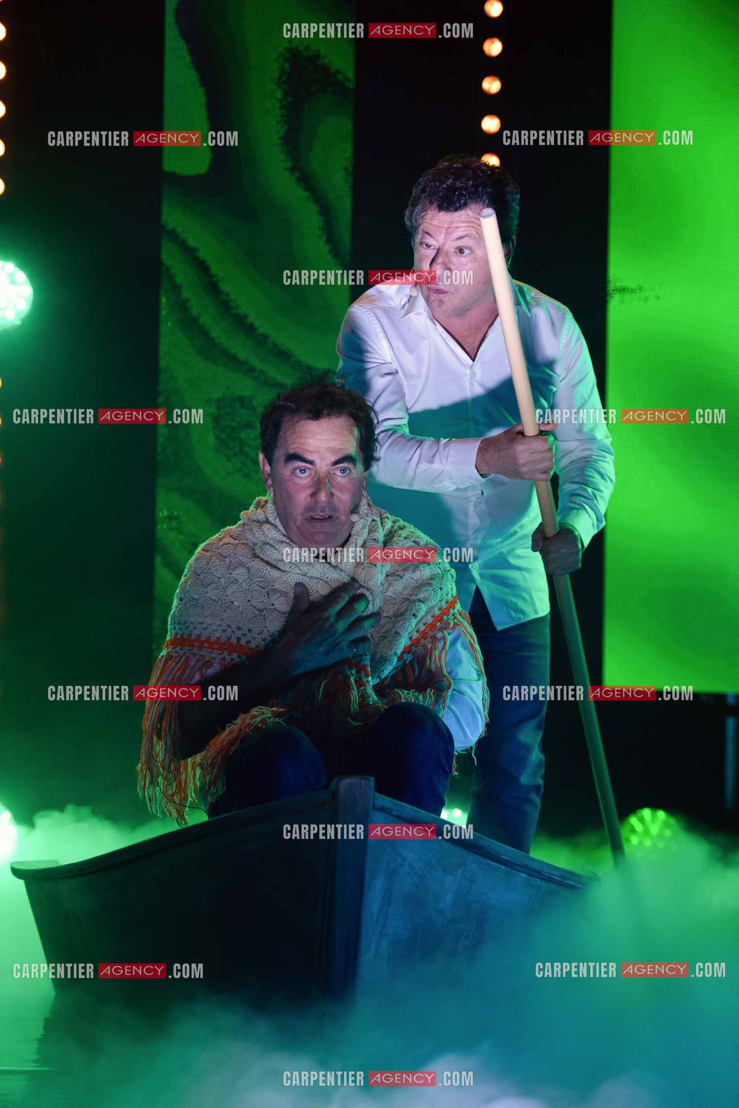 Eric Carrière et Francis Ginibré les deux humoristes Français formant le duo “Les Chevaliers Du Fiel“ au théâtre de Paris à Avignon.    ( Exclusif )