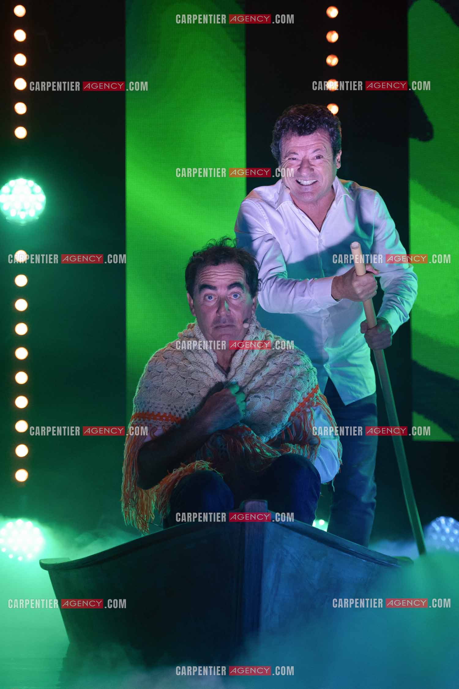 Eric Carrière et Francis Ginibré les deux humoristes Français formant le duo “Les Chevaliers Du Fiel“ au théâtre de Paris à Avignon.    ( Exclusif )