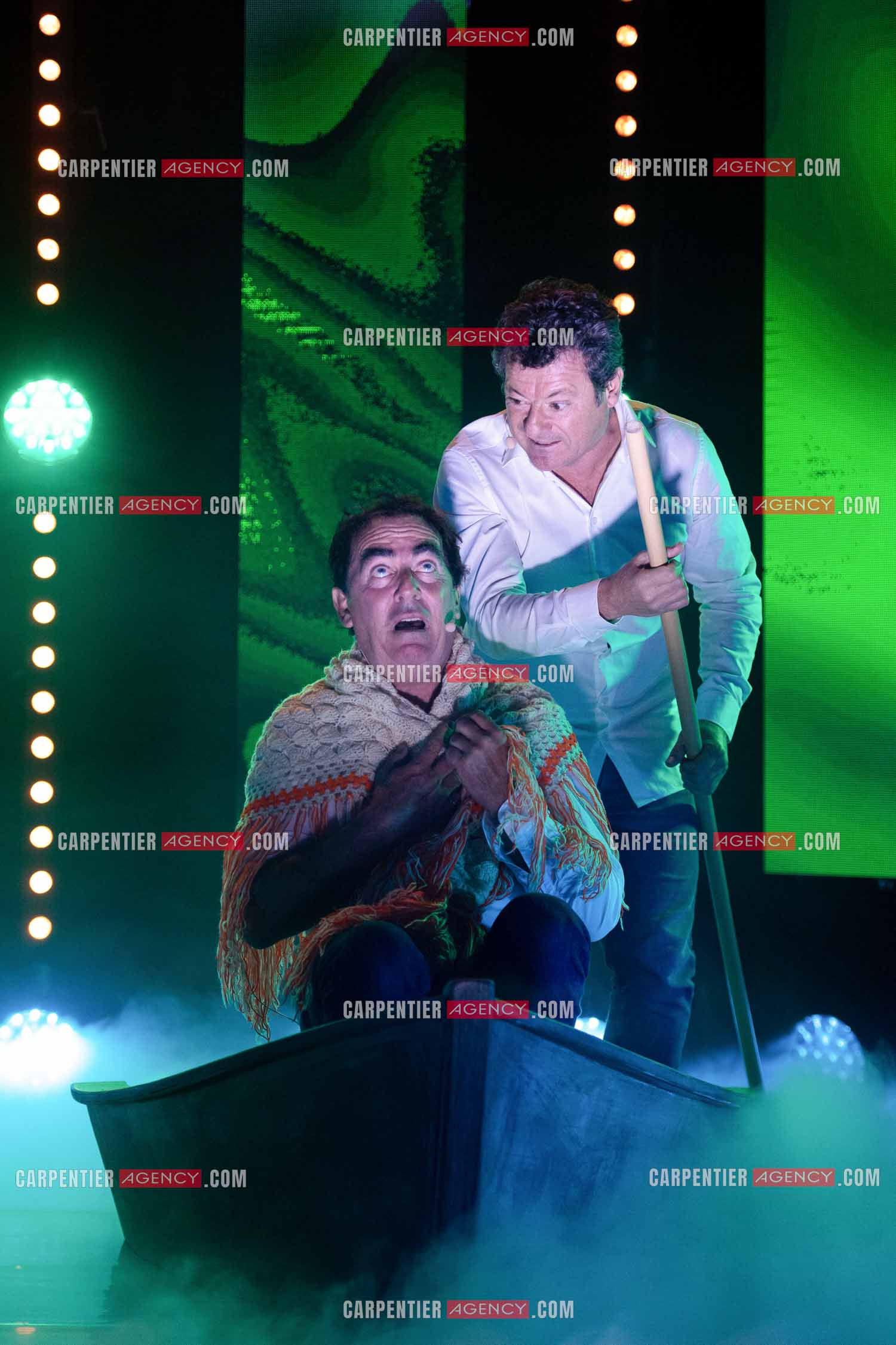 Eric Carrière et Francis Ginibré les deux humoristes Français formant le duo “Les Chevaliers Du Fiel“ au théâtre de Paris à Avignon.    ( Exclusif )