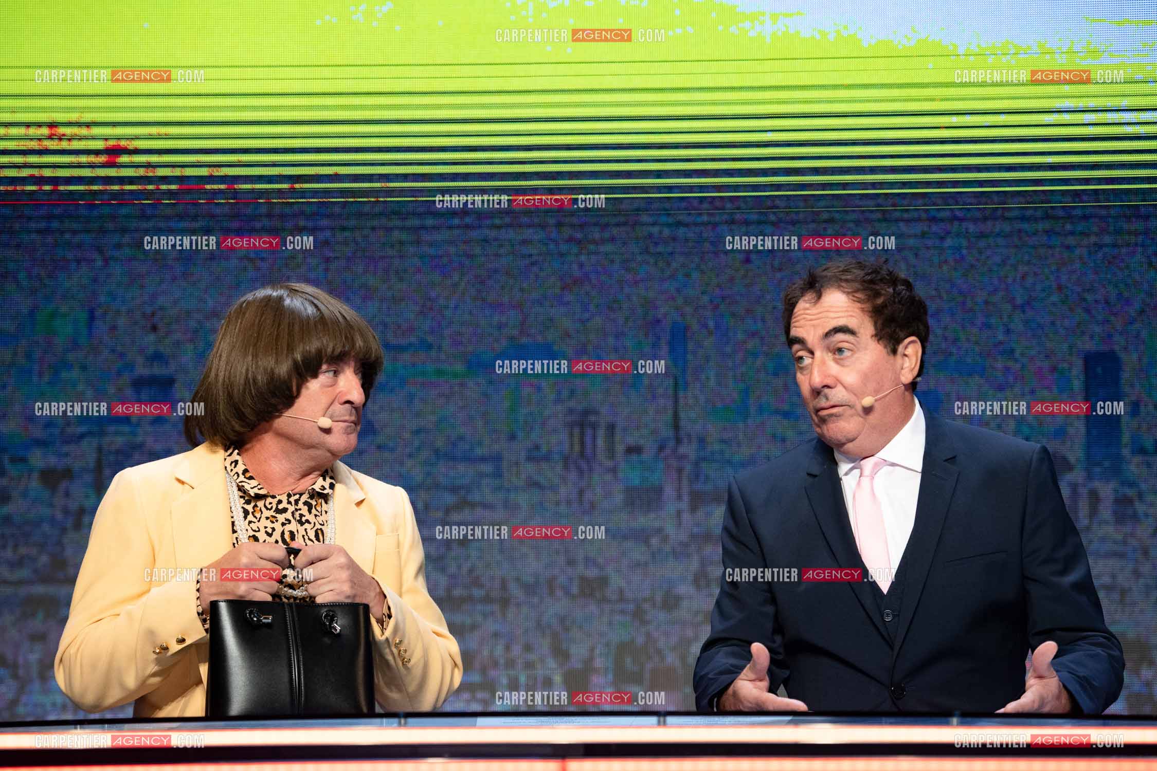 Eric Carrière et Francis Ginibré les deux humoristes Français formant le duo “Les Chevaliers Du Fiel“ au théâtre de Paris à Avignon.    ( Exclusif )