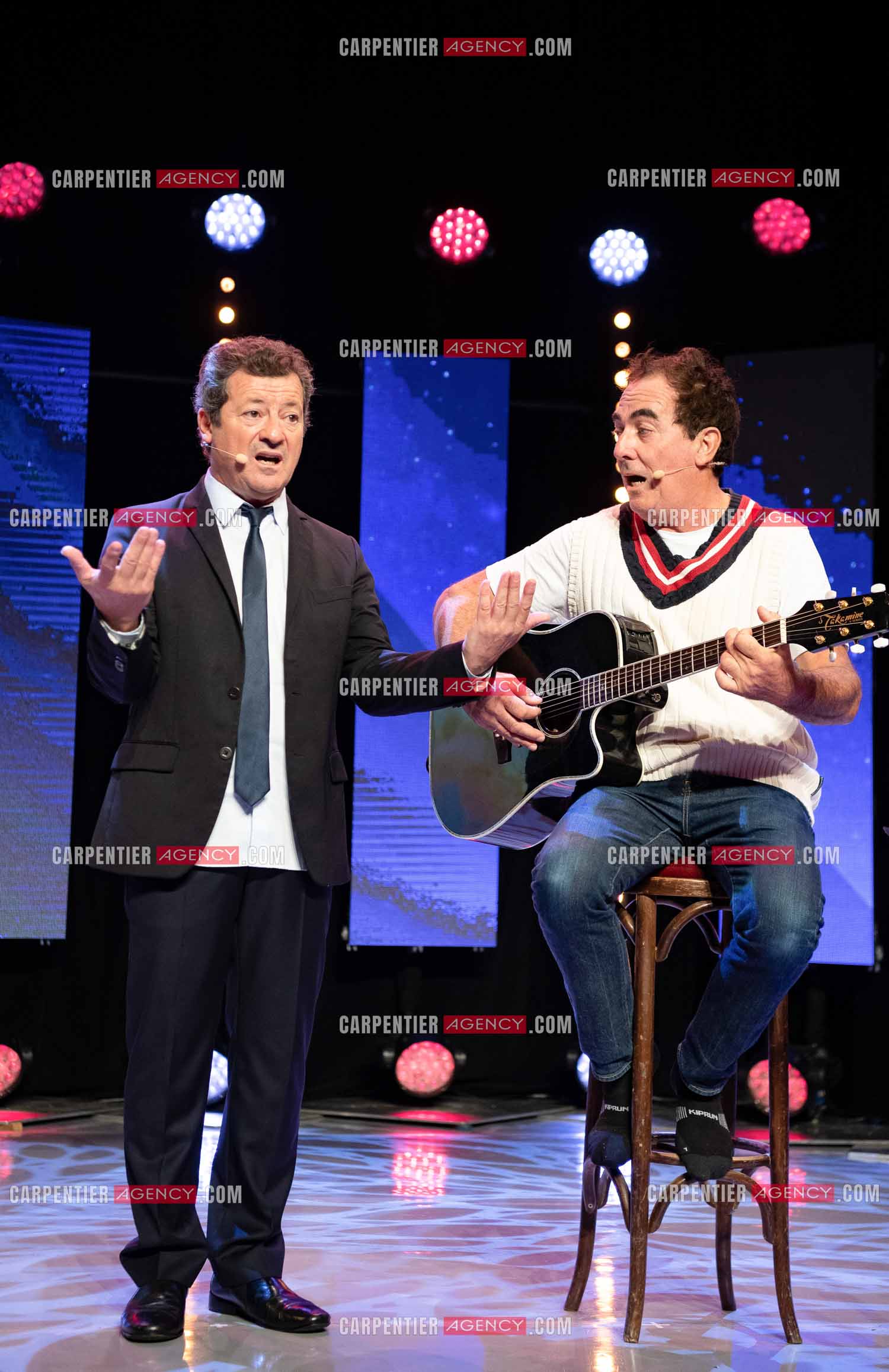 Eric Carrière et Francis Ginibré les deux humoristes Français formant le duo “Les Chevaliers Du Fiel“ au théâtre de Paris à Avignon.    ( Exclusif )