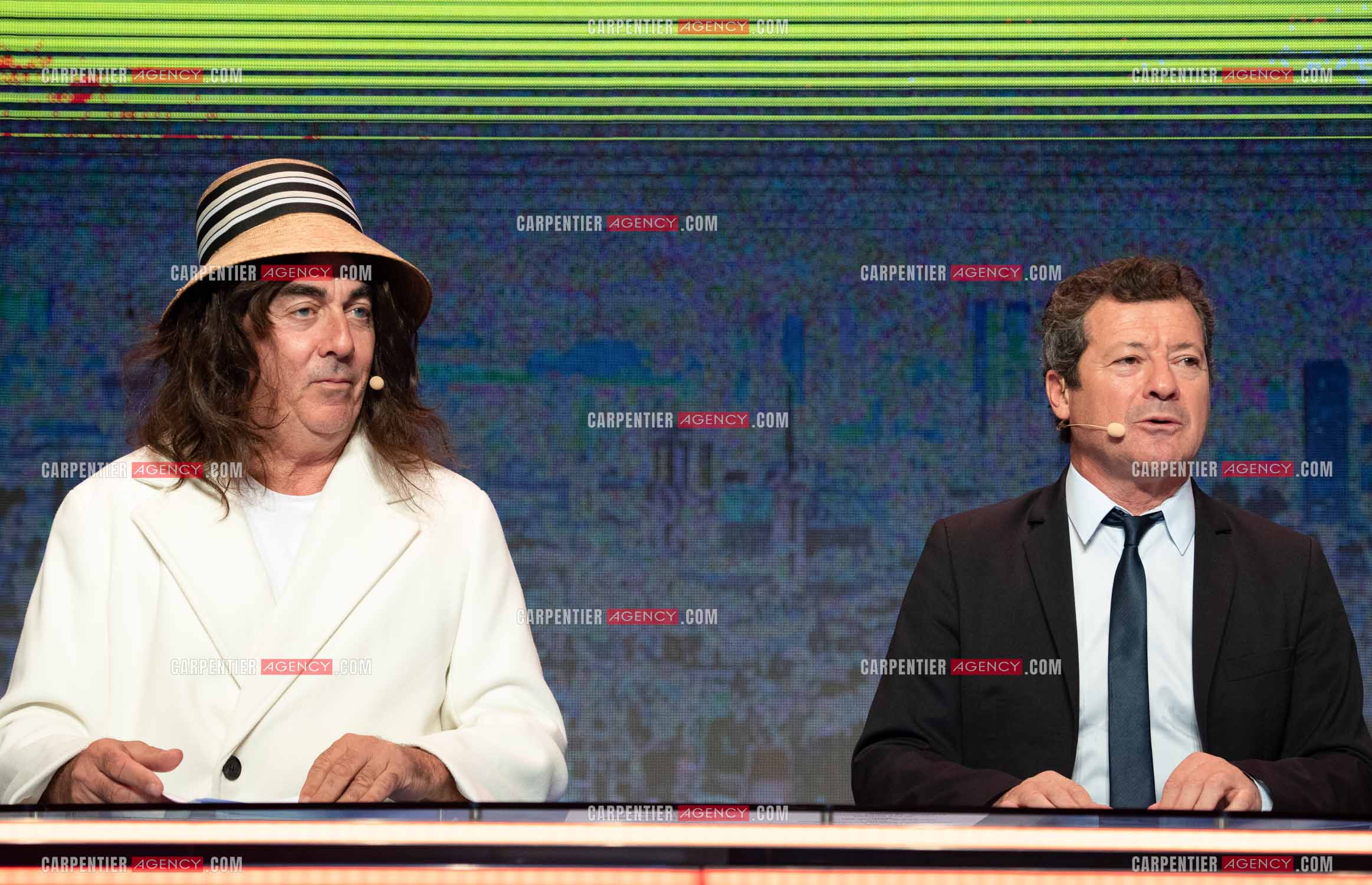 Eric Carrière et Francis Ginibré les deux humoristes Français formant le duo “Les Chevaliers Du Fiel“ au théâtre de Paris à Avignon.    ( Exclusif )