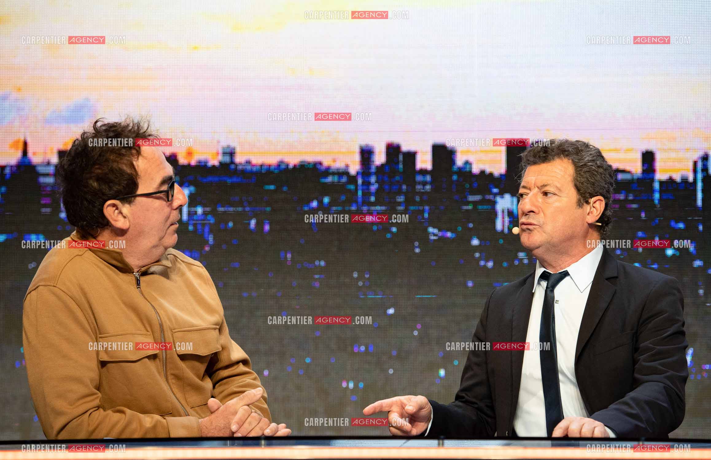 Eric Carrière et Francis Ginibré les deux humoristes Français formant le duo “Les Chevaliers Du Fiel“ au théâtre de Paris à Avignon.    ( Exclusif )