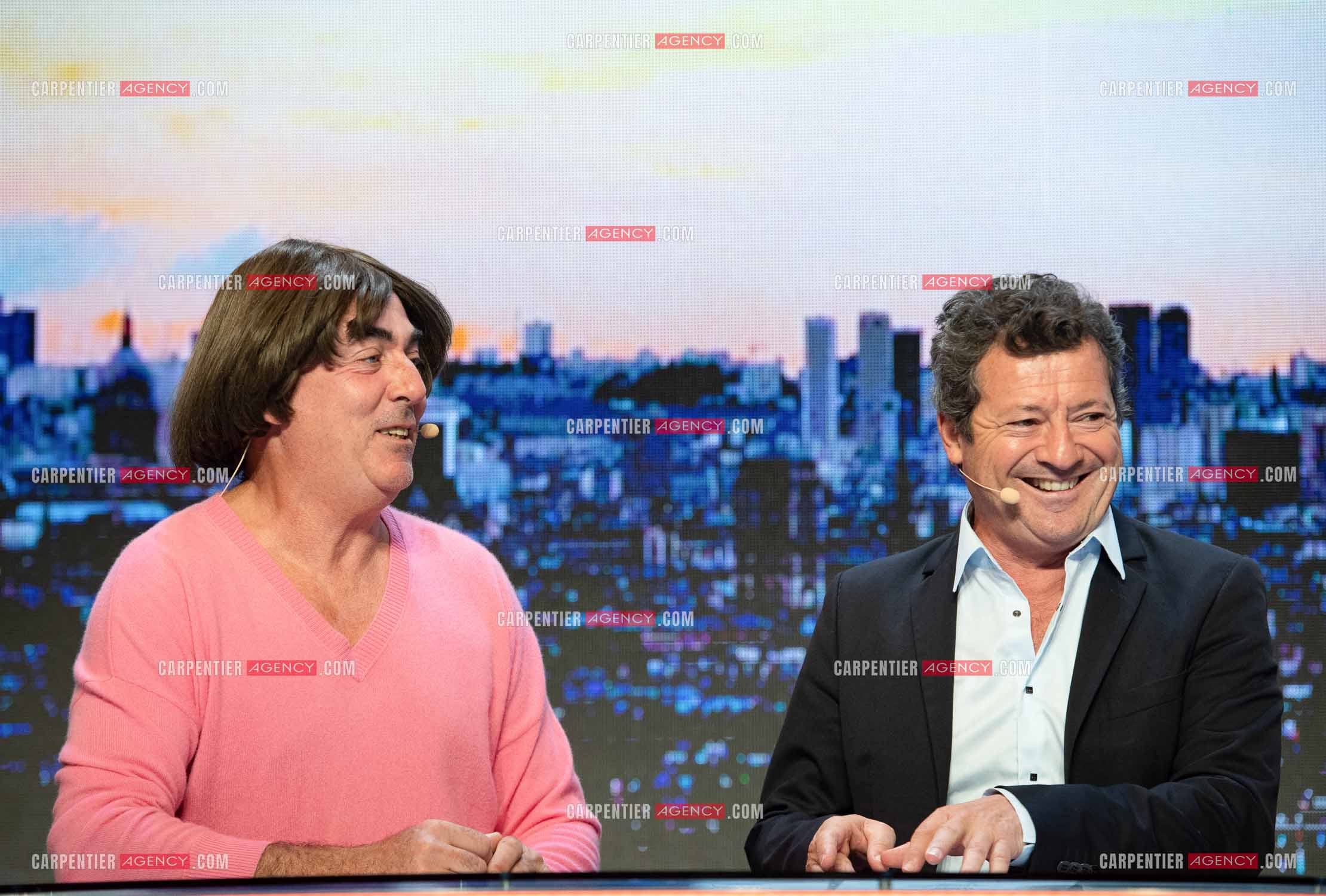 Eric Carrière et Francis Ginibré les deux humoristes Français formant le duo “Les Chevaliers Du Fiel“ au théâtre de Paris à Avignon.    ( Exclusif )