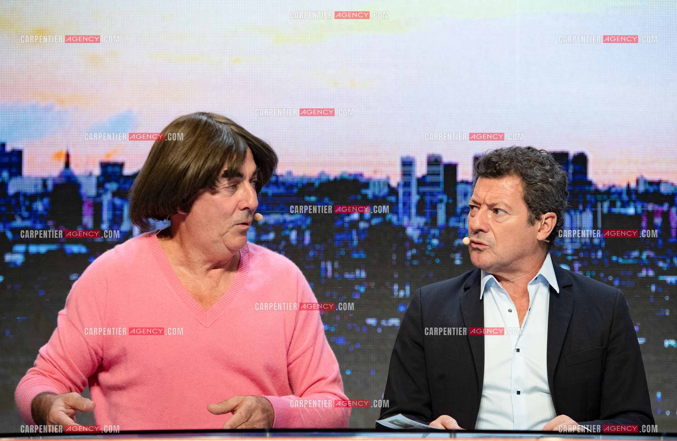 Eric Carrière et Francis Ginibré les deux humoristes Français formant le duo “Les Chevaliers Du Fiel“ au théâtre de Paris à Avignon.    ( Exclusif )