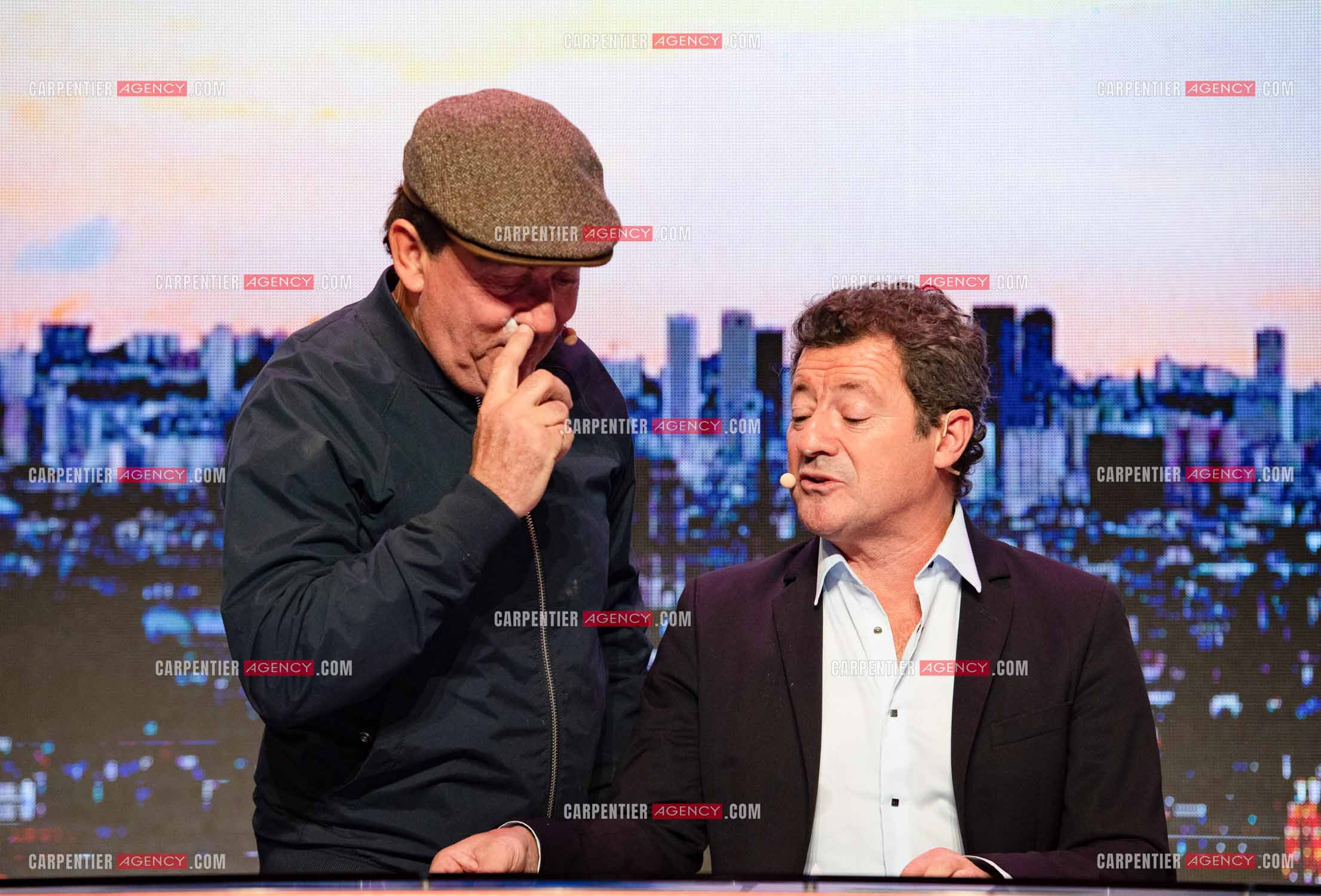 Eric Carrière et Francis Ginibré les deux humoristes Français formant le duo “Les Chevaliers Du Fiel“ au théâtre de Paris à Avignon.    ( Exclusif )