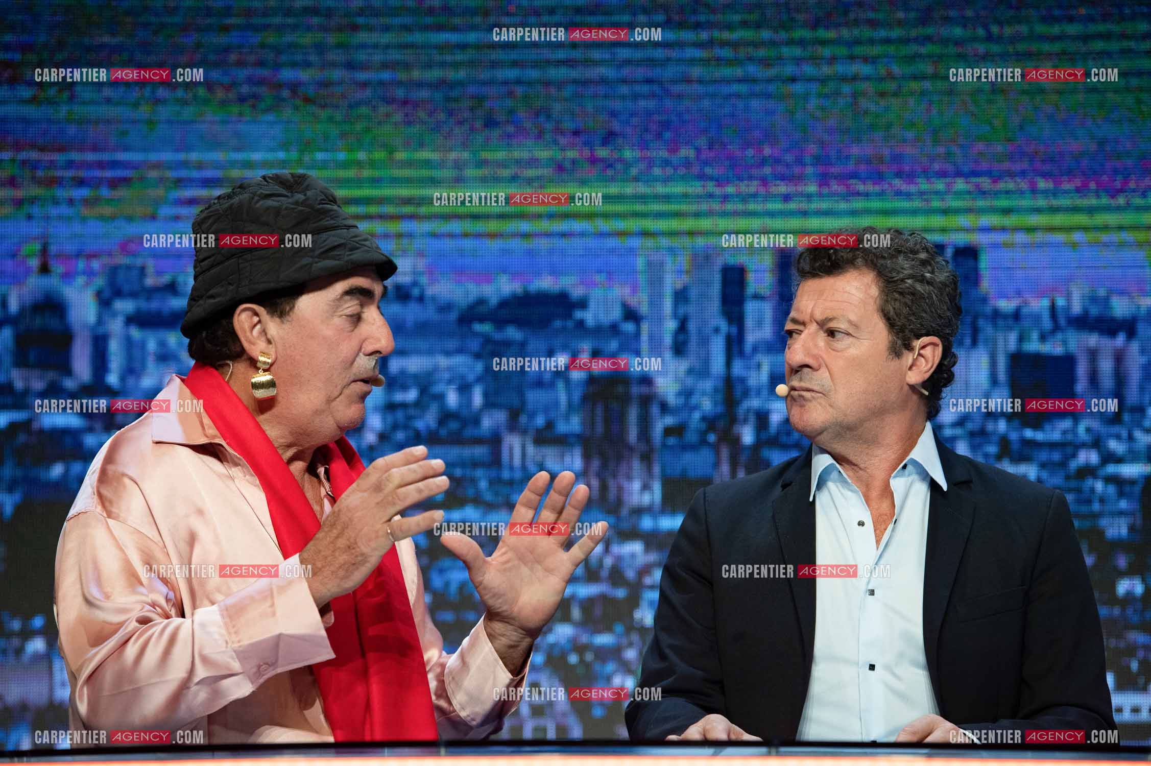 Eric Carrière et Francis Ginibré les deux humoristes Français formant le duo “Les Chevaliers Du Fiel“ au théâtre de Paris à Avignon.    ( Exclusif )