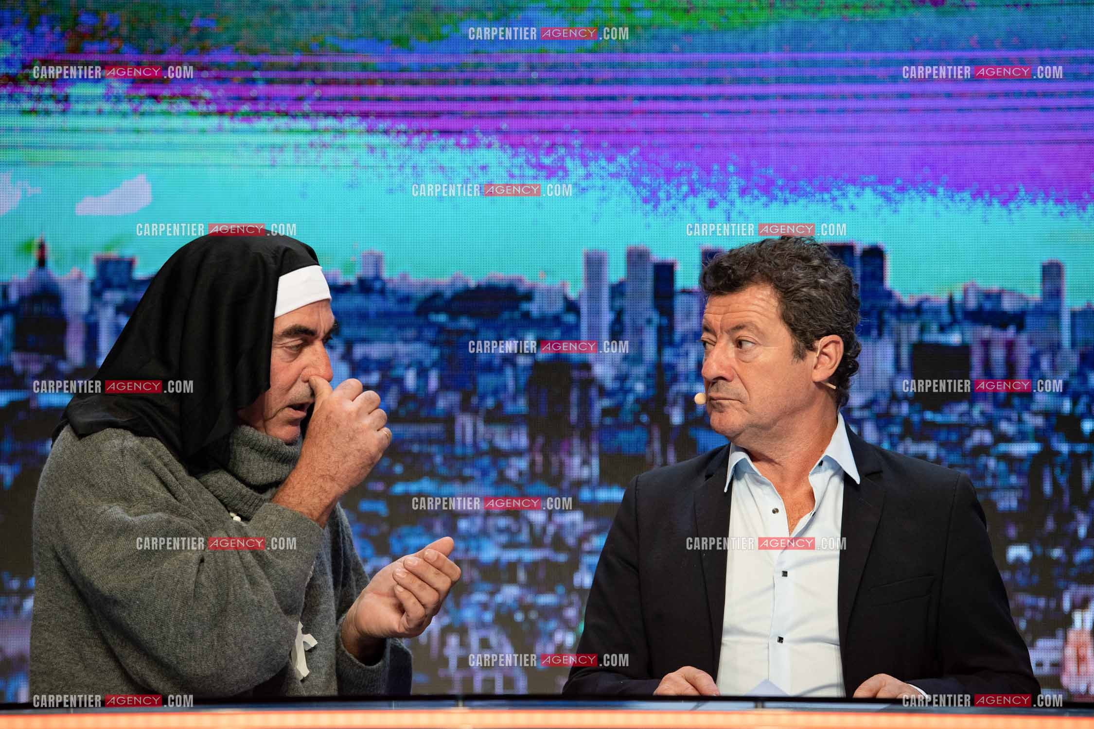 Eric Carrière et Francis Ginibré les deux humoristes Français formant le duo “Les Chevaliers Du Fiel“ au théâtre de Paris à Avignon.    ( Exclusif )