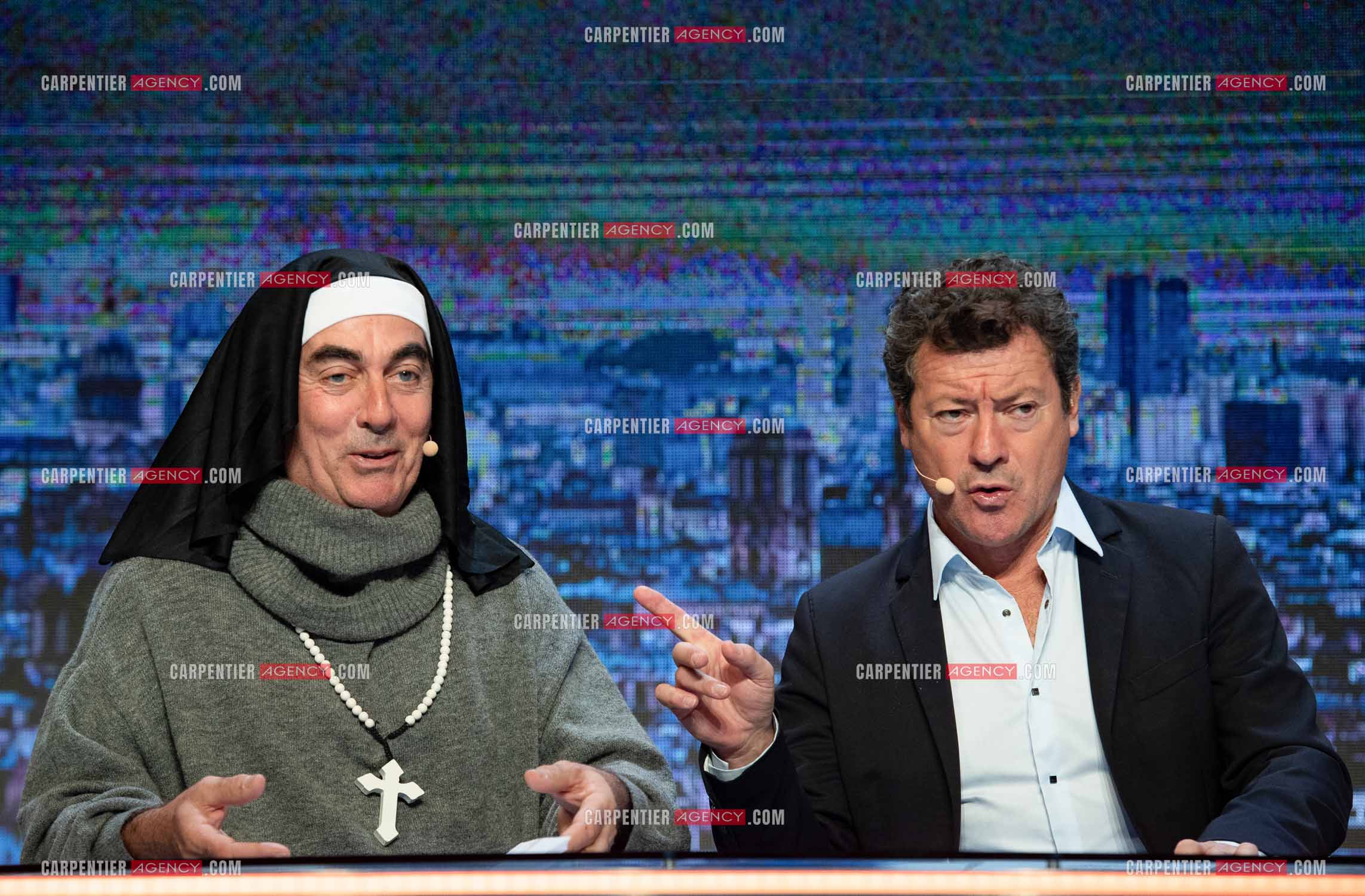 Eric Carrière et Francis Ginibré les deux humoristes Français formant le duo “Les Chevaliers Du Fiel“ au théâtre de Paris à Avignon.    ( Exclusif )