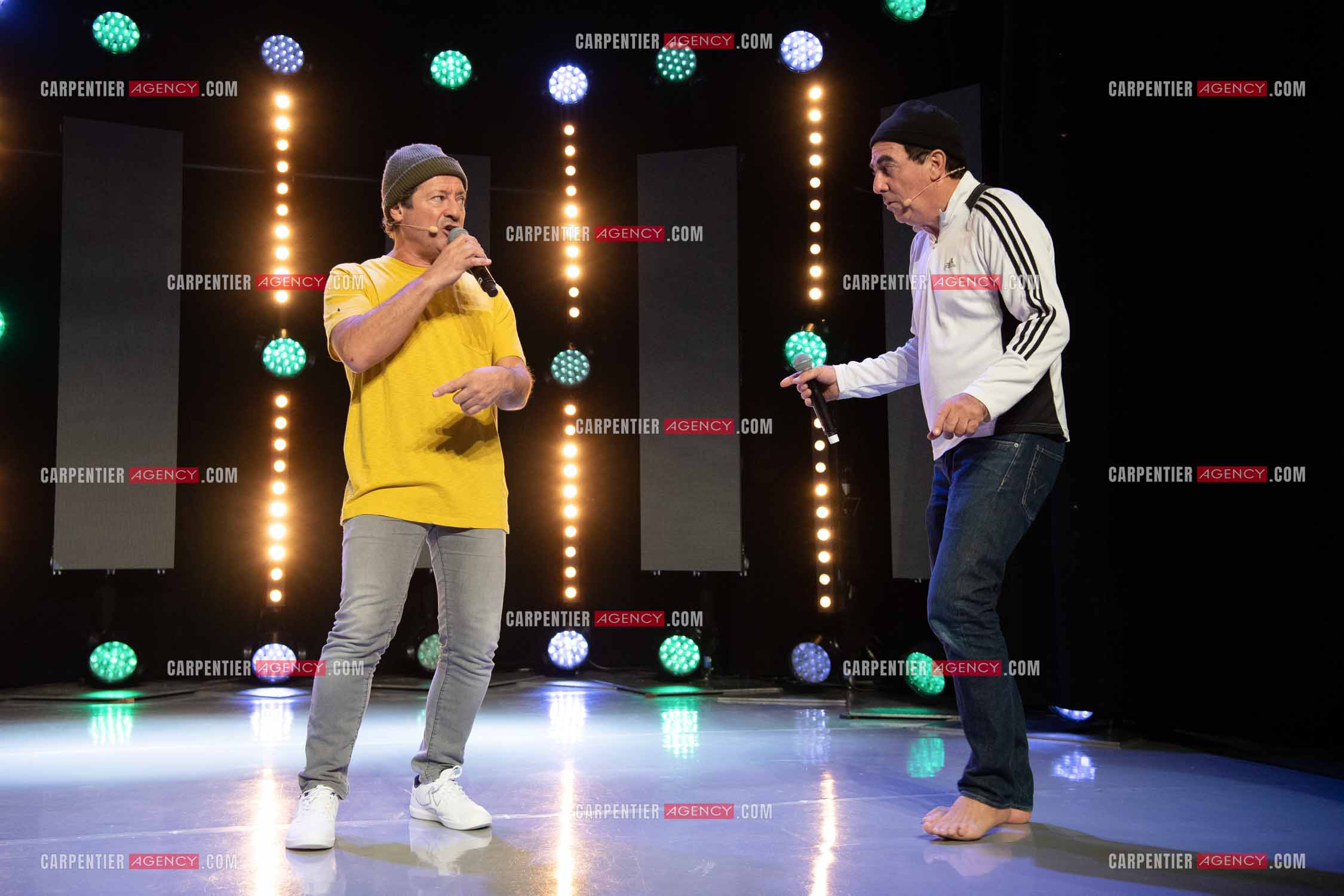 Eric Carrière et Francis Ginibré les deux humoristes Français formant le duo “Les Chevaliers Du Fiel“ au théâtre de Paris à Avignon.    ( Exclusif )