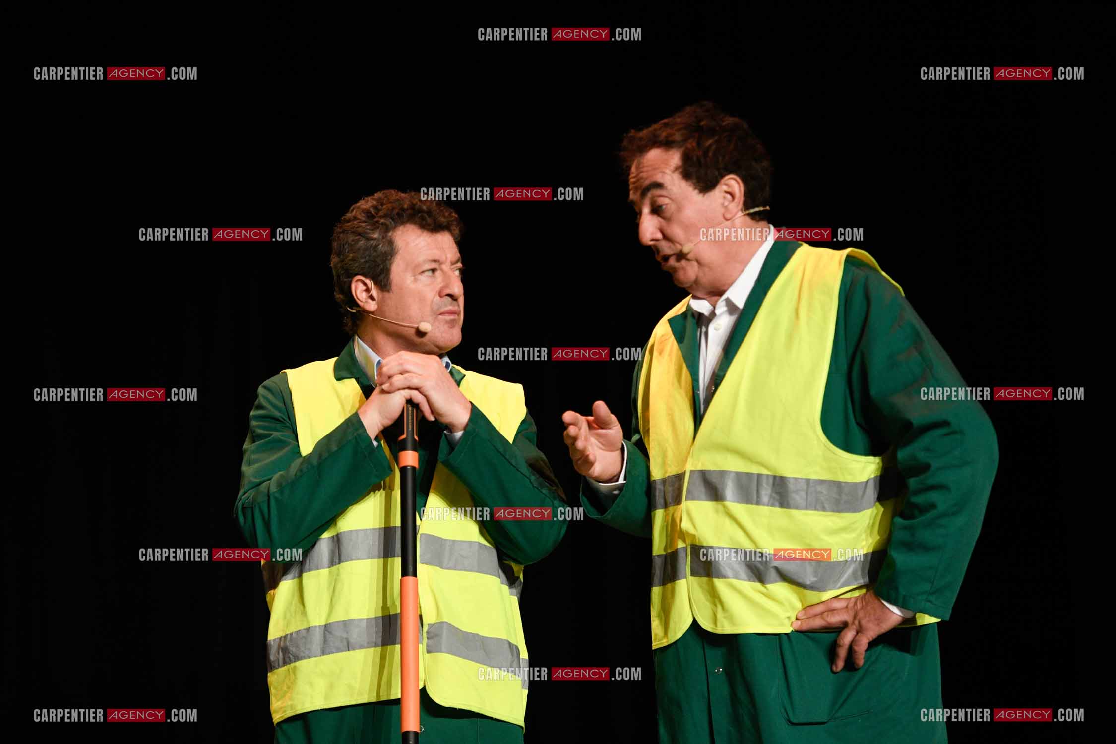 Eric Carrière et Francis Ginibré les deux humoristes Français formant le duo “Les Chevaliers Du Fiel“ au théâtre de Paris à Avignon.    ( Exclusif )