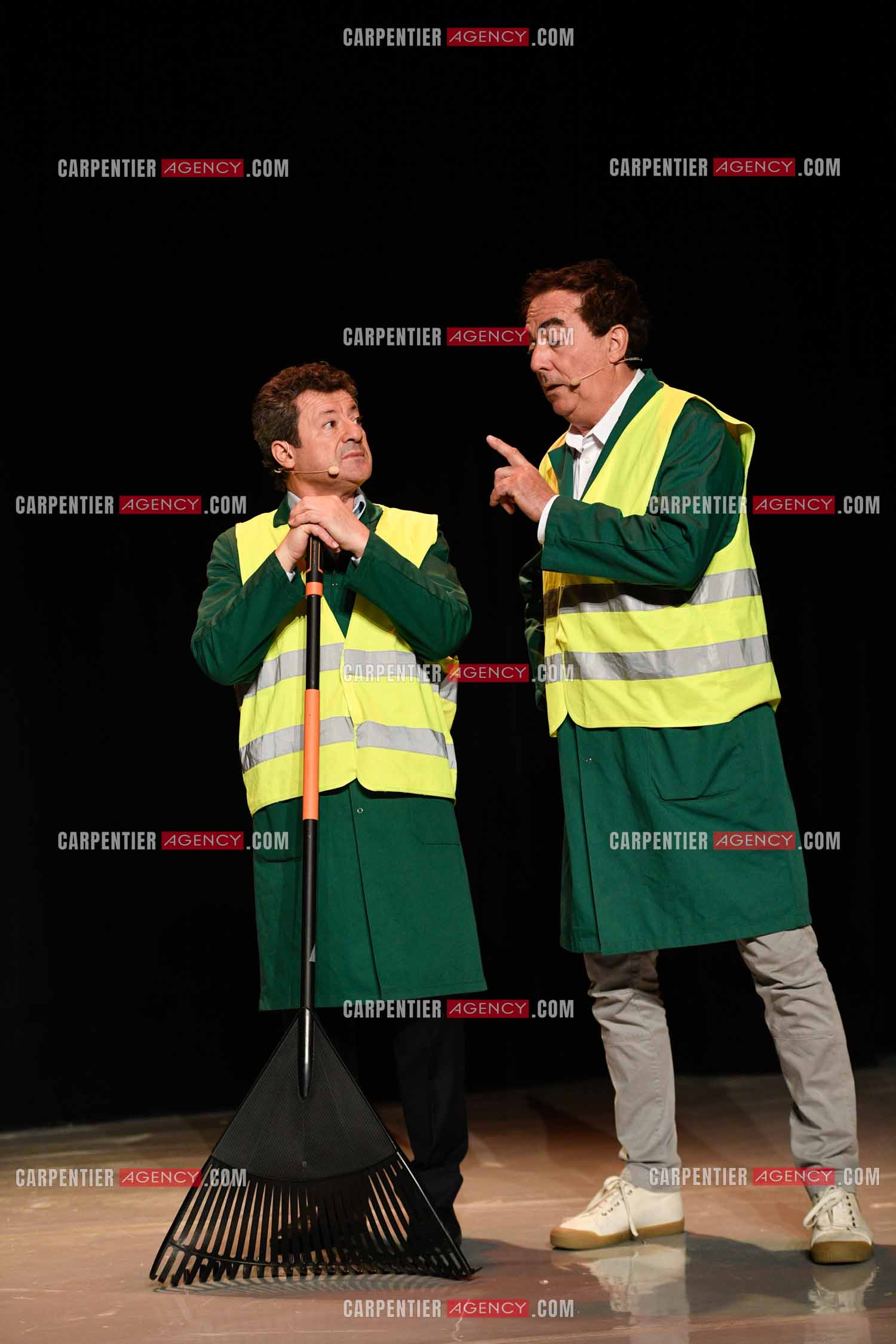Eric Carrière et Francis Ginibré les deux humoristes Français formant le duo “Les Chevaliers Du Fiel“ au théâtre de Paris à Avignon.    ( Exclusif )