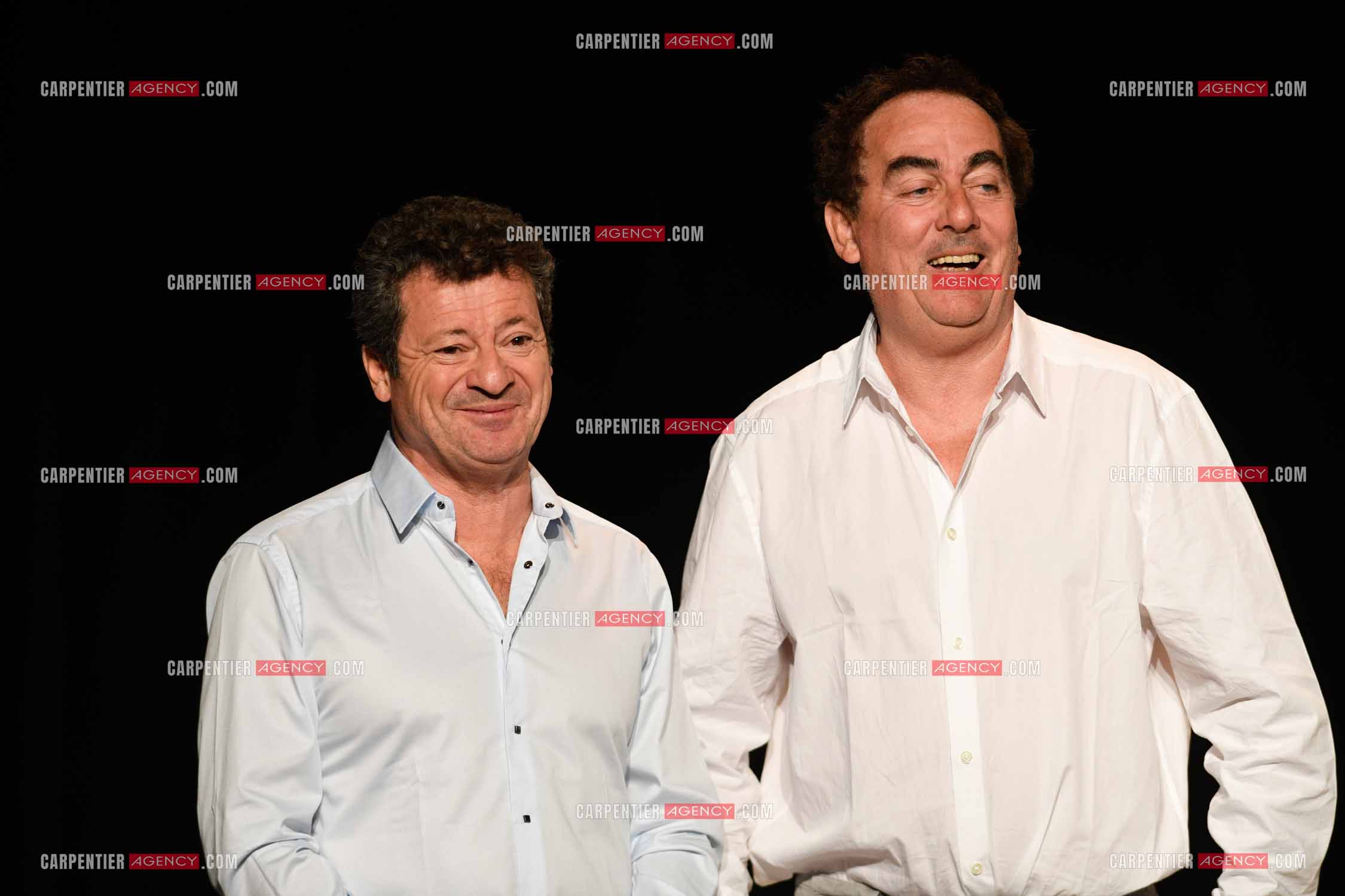 Eric Carrière et Francis Ginibré les deux humoristes Français formant le duo “Les Chevaliers Du Fiel“ au théâtre de Paris à Avignon.    ( Exclusif )