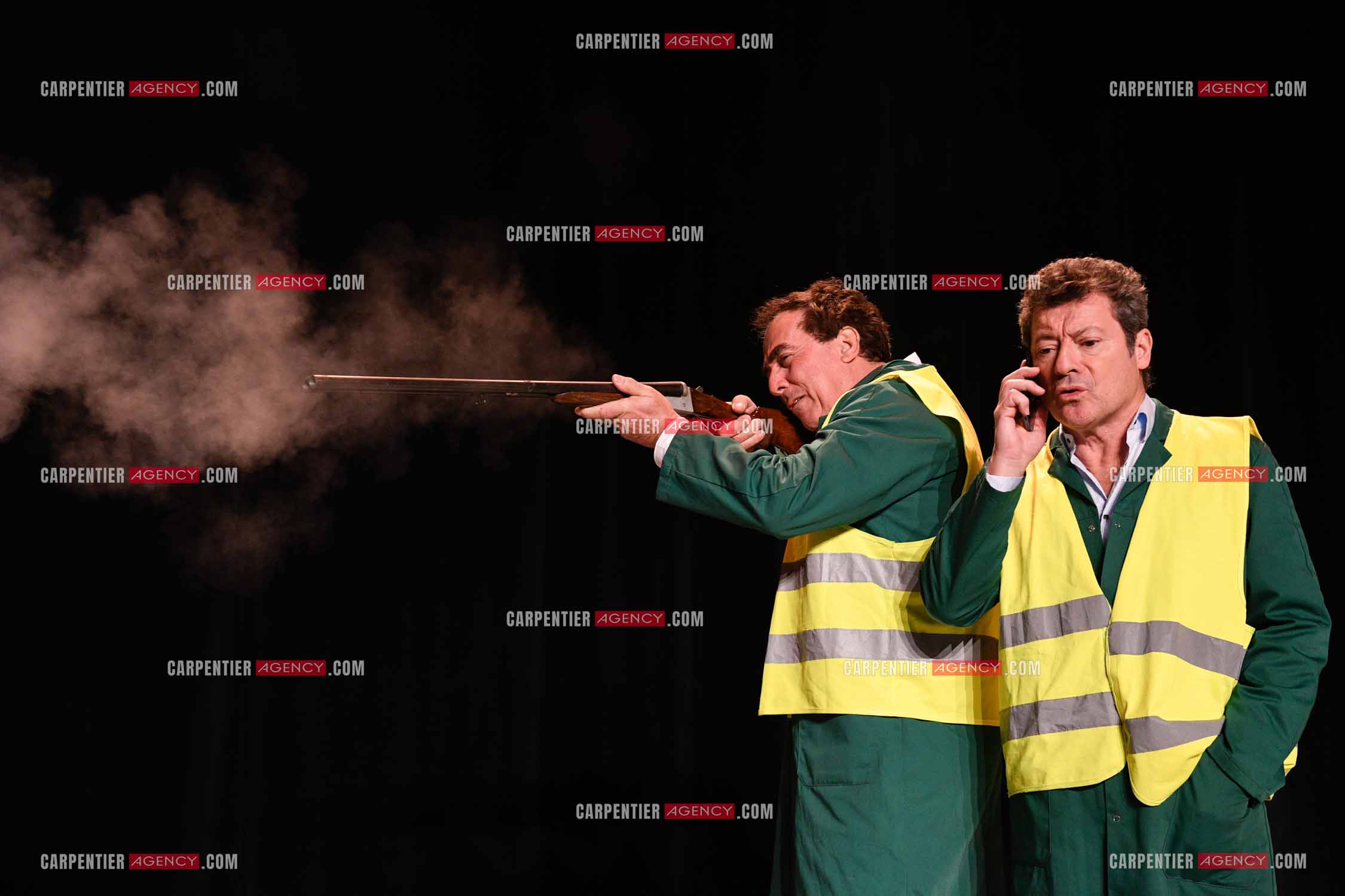Eric Carrière et Francis Ginibré les deux humoristes Français formant le duo “Les Chevaliers Du Fiel“ au théâtre de Paris à Avignon.    ( Exclusif )