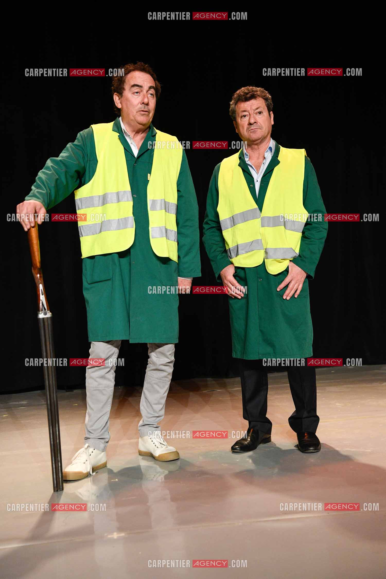 Eric Carrière et Francis Ginibré les deux humoristes Français formant le duo “Les Chevaliers Du Fiel“ au théâtre de Paris à Avignon.    ( Exclusif )