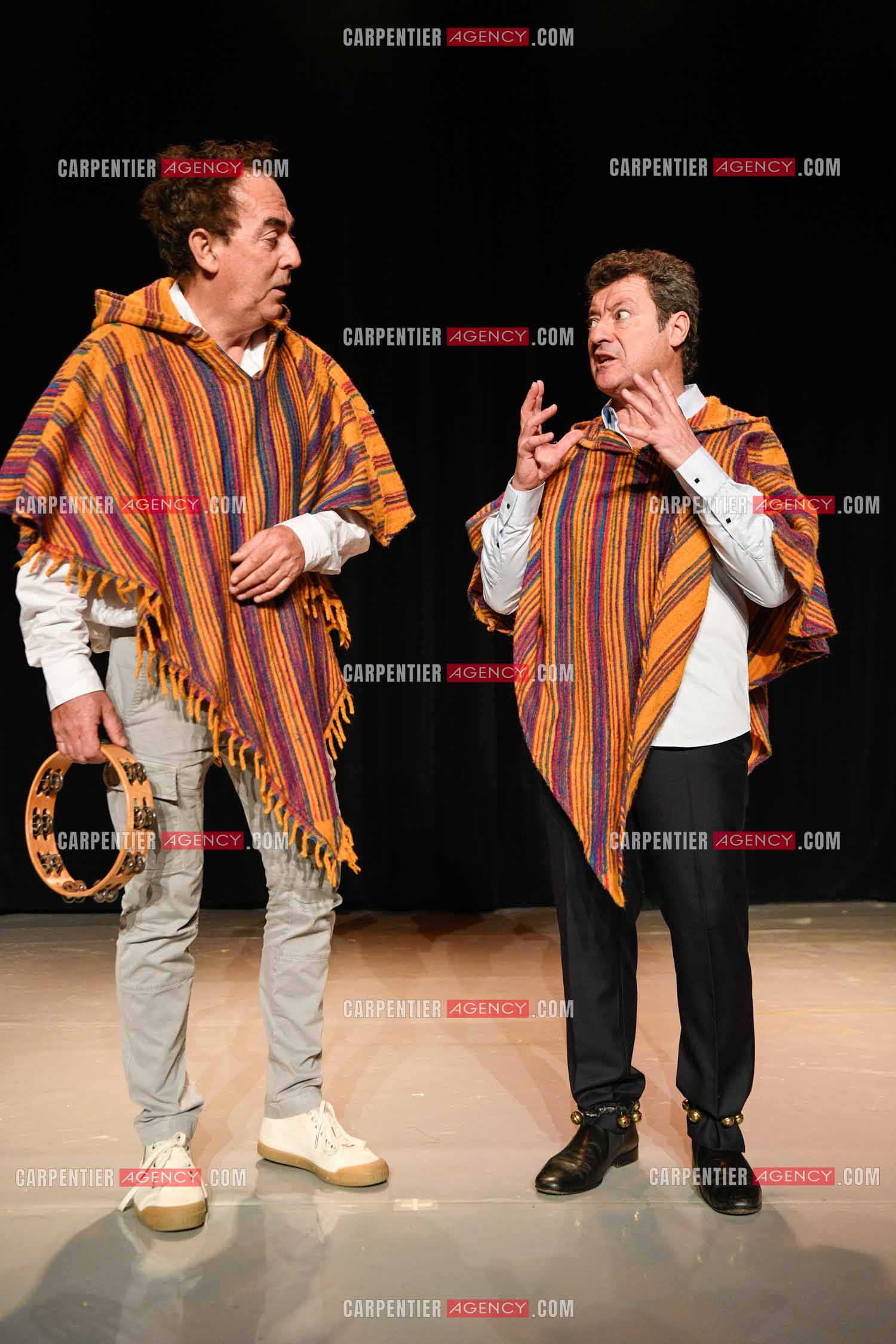Eric Carrière et Francis Ginibré les deux humoristes Français formant le duo “Les Chevaliers Du Fiel“ au théâtre de Paris à Avignon.    ( Exclusif )