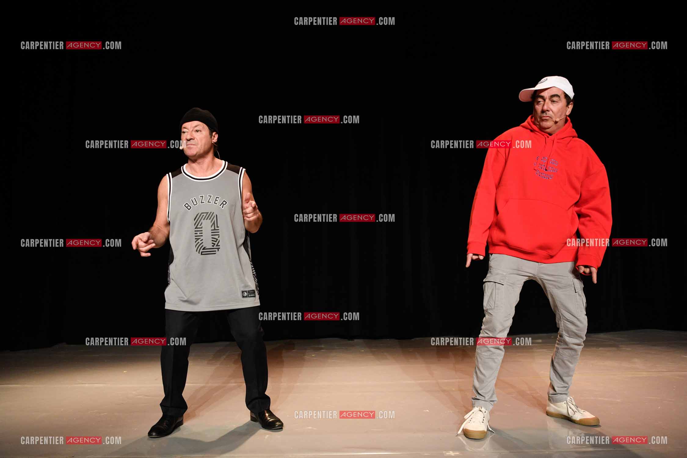 Eric Carrière et Francis Ginibré les deux humoristes Français formant le duo “Les Chevaliers Du Fiel“ au théâtre de Paris à Avignon.    ( Exclusif )