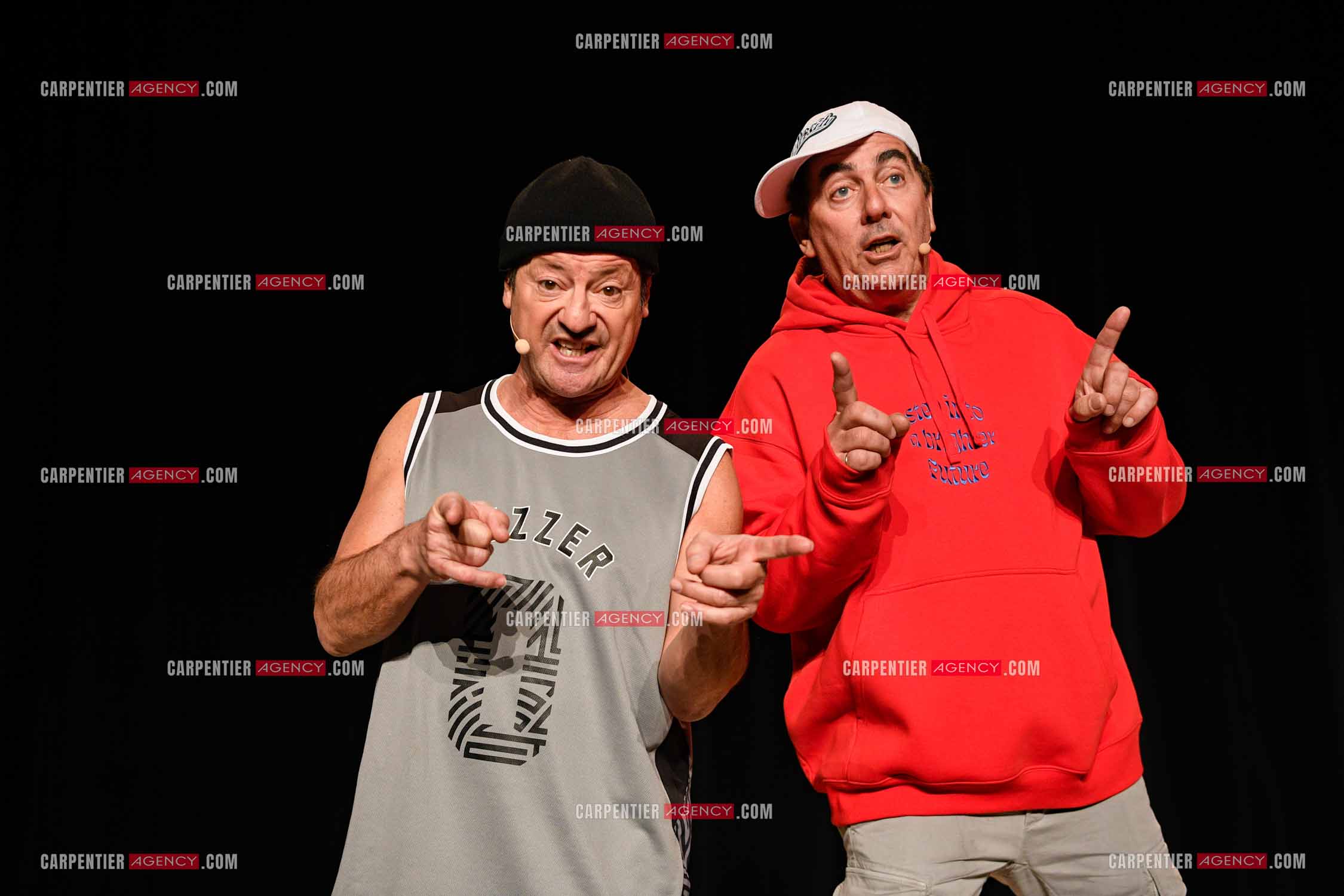 Eric Carrière et Francis Ginibré les deux humoristes Français formant le duo “Les Chevaliers Du Fiel“ au théâtre de Paris à Avignon.    ( Exclusif )