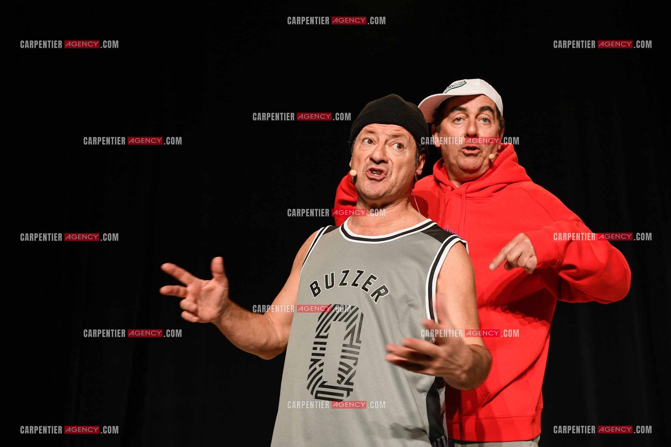 Eric Carrière et Francis Ginibré les deux humoristes Français formant le duo “Les Chevaliers Du Fiel“ au théâtre de Paris à Avignon.    ( Exclusif )