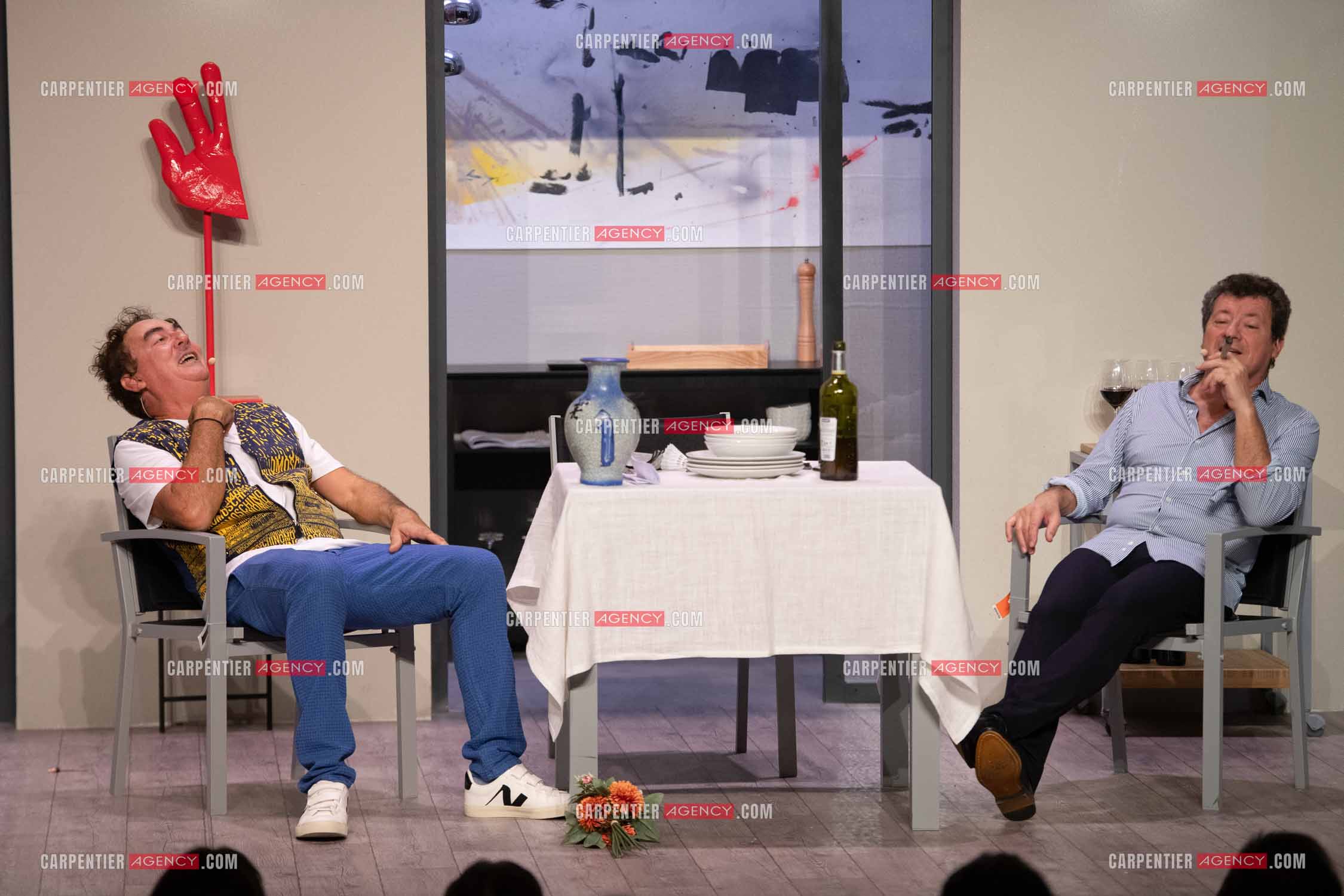 Eric Carrière et Francis Ginibré les deux humoristes Français formant le duo “Les Chevaliers Du Fiel“ au théâtre de Paris à Avignon.    ( Exclusif )