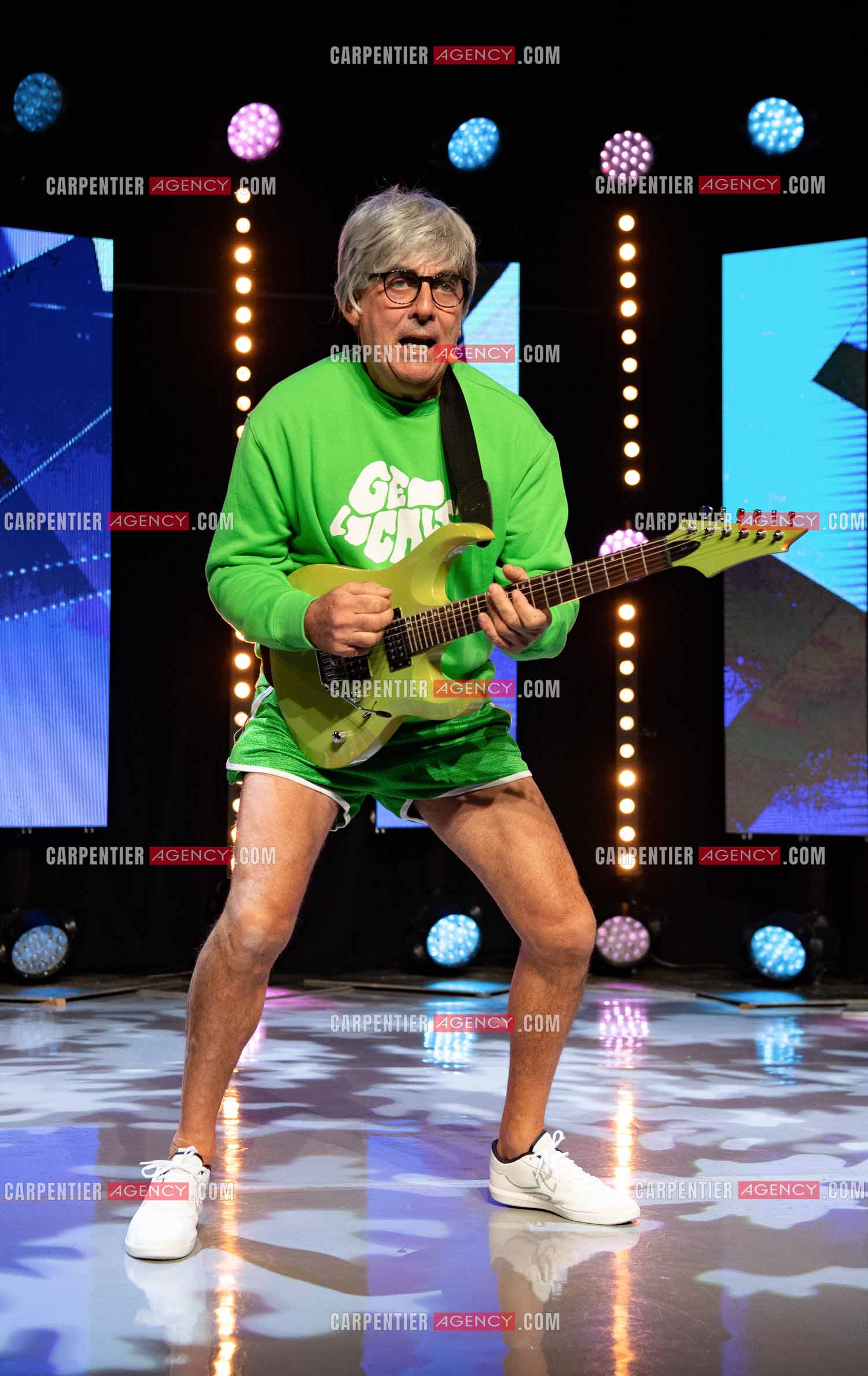 Eric Carrière et Francis Ginibré les deux humoristes Français formant le duo “Les Chevaliers Du Fiel“ au théâtre de Paris à Avignon.    ( Exclusif )