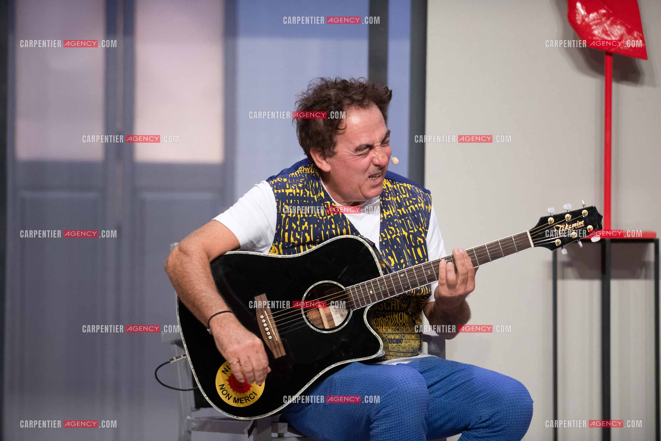 Eric Carrière et Francis Ginibré les deux humoristes Français formant le duo “Les Chevaliers Du Fiel“ au théâtre de Paris à Avignon.    ( Exclusif )