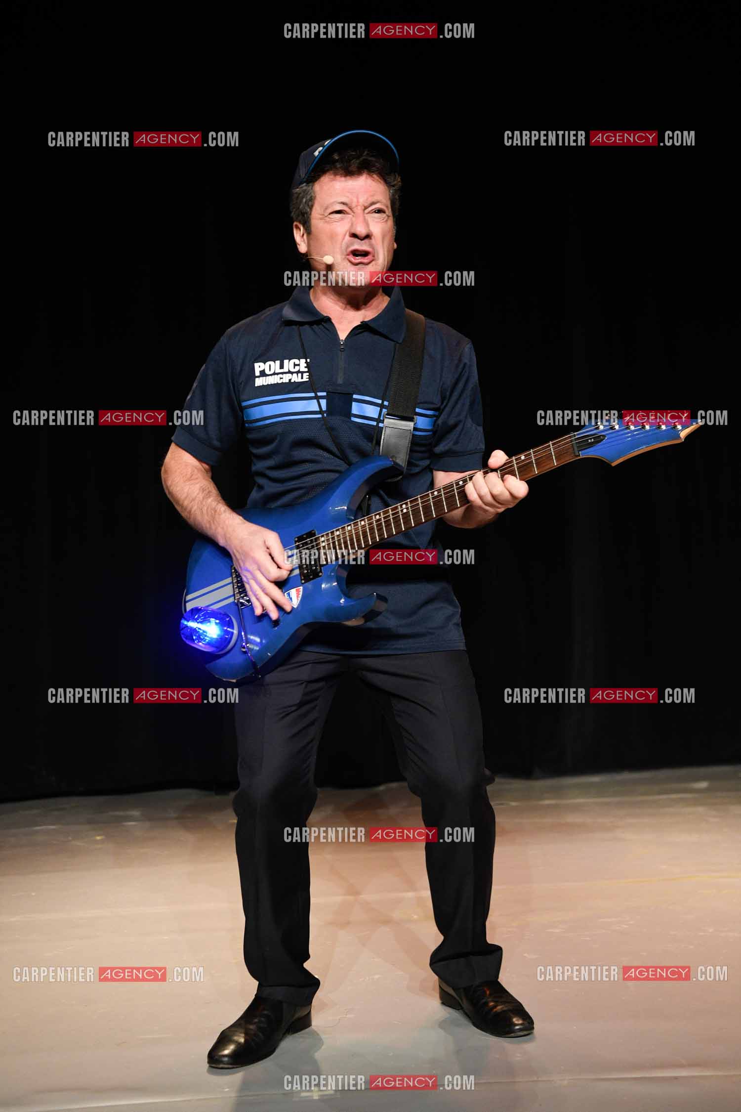 Eric Carrière et Francis Ginibré les deux humoristes Français formant le duo “Les Chevaliers Du Fiel“ au théâtre de Paris à Avignon.    ( Exclusif )