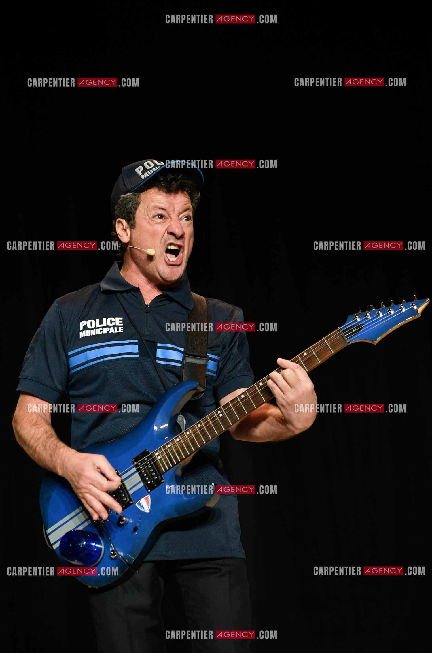 Eric Carrière et Francis Ginibré les deux humoristes Français formant le duo “Les Chevaliers Du Fiel“ au théâtre de Paris à Avignon.    ( Exclusif )