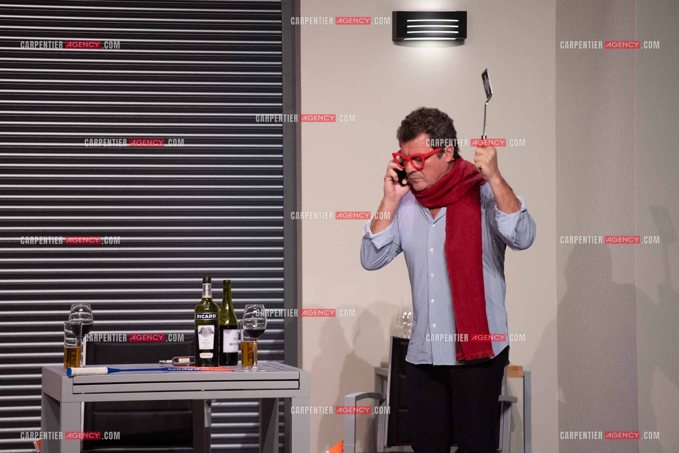 Eric Carrière et Francis Ginibré les deux humoristes Français formant le duo “Les Chevaliers Du Fiel“ au théâtre de Paris à Avignon.    ( Exclusif )