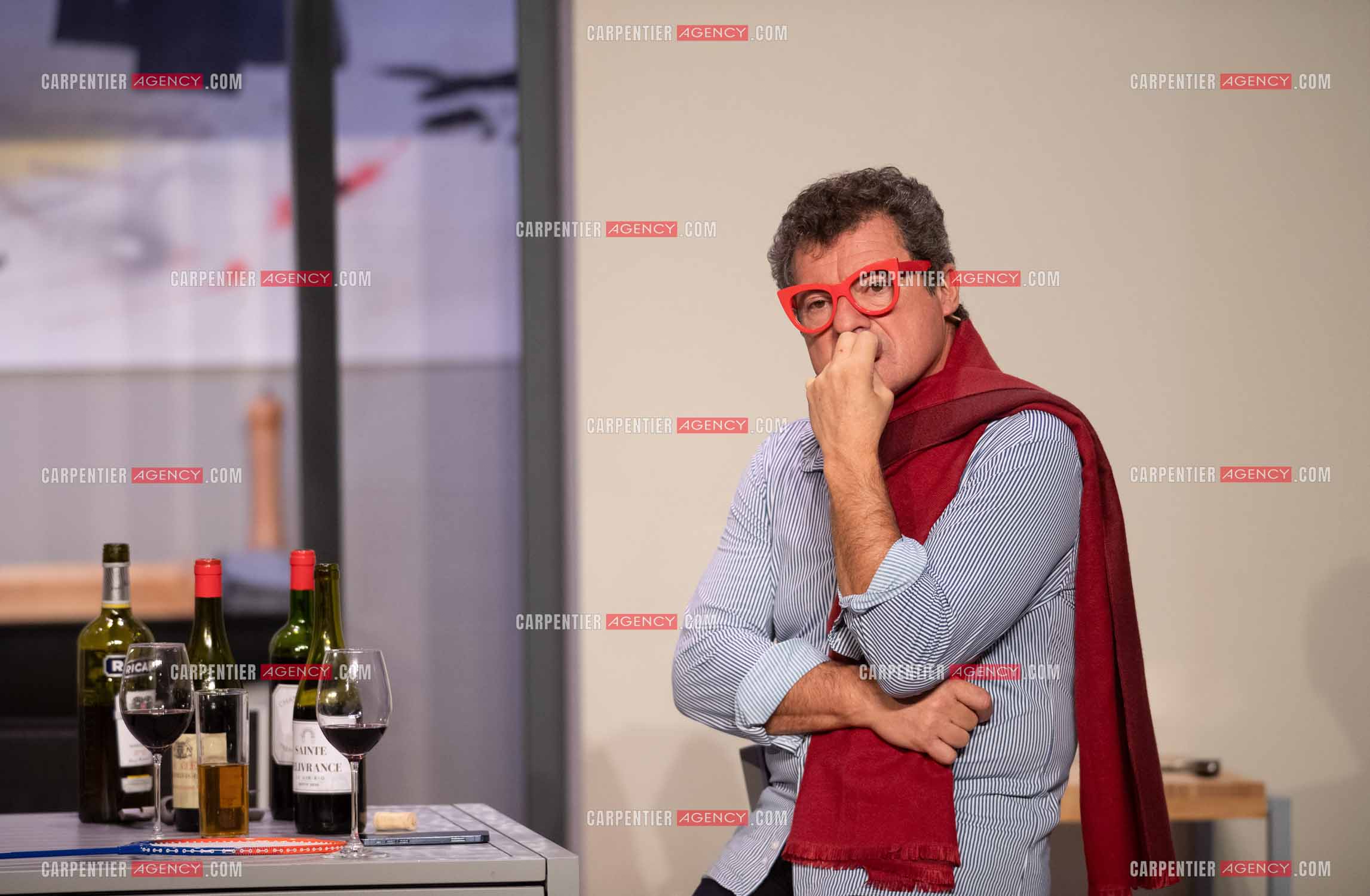 Eric Carrière et Francis Ginibré les deux humoristes Français formant le duo “Les Chevaliers Du Fiel“ au théâtre de Paris à Avignon.    ( Exclusif )